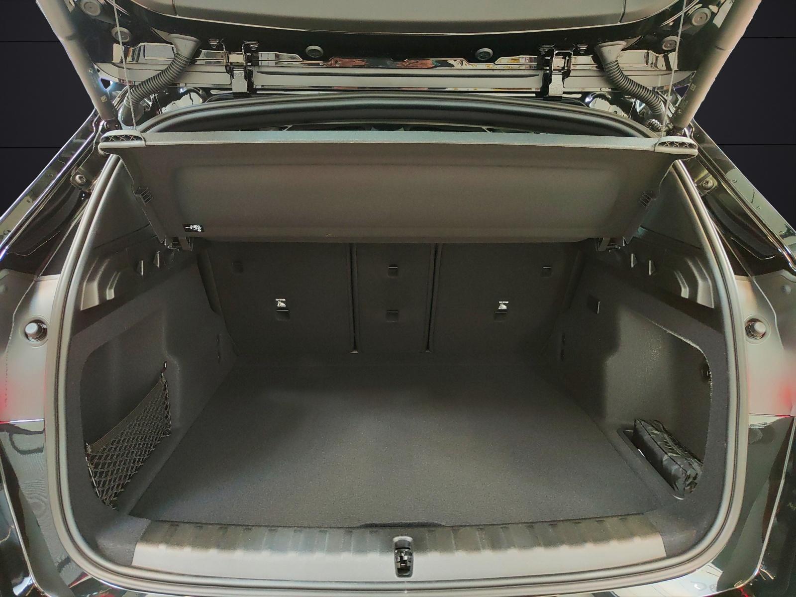 BMW iX 30 xDrive-image-15