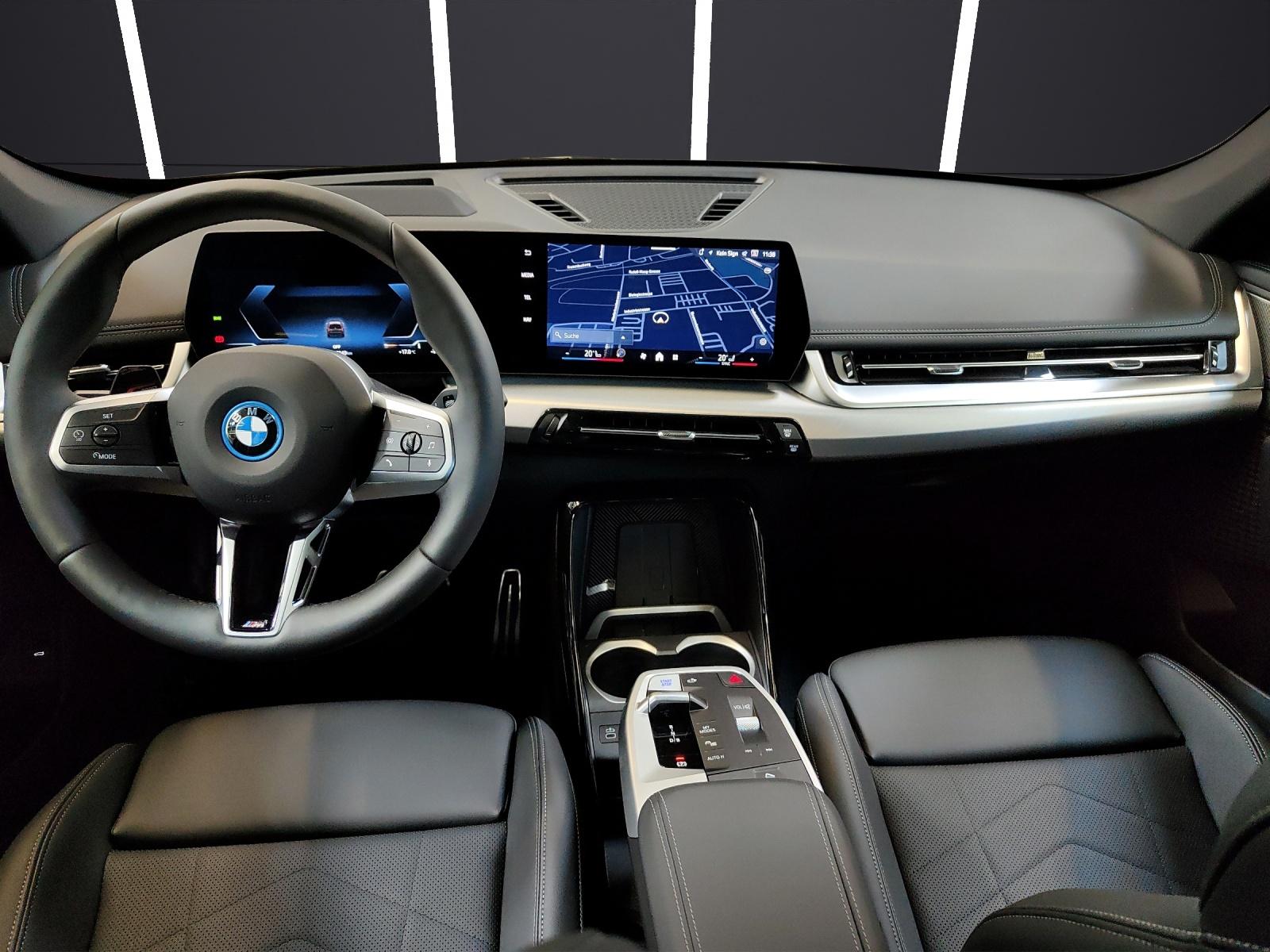 BMW iX 30 xDrive-image-17