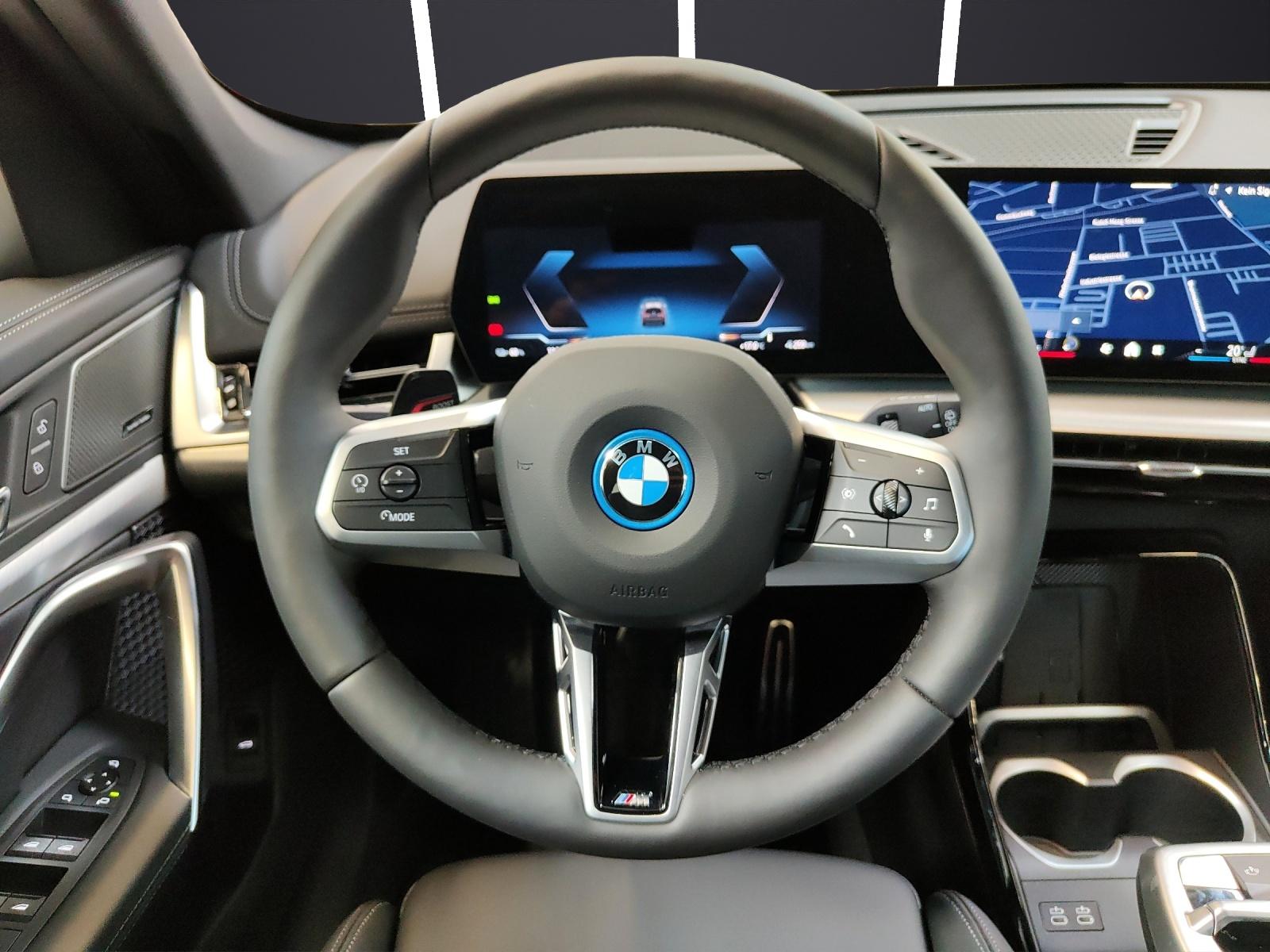 BMW iX 30 xDrive-image-11