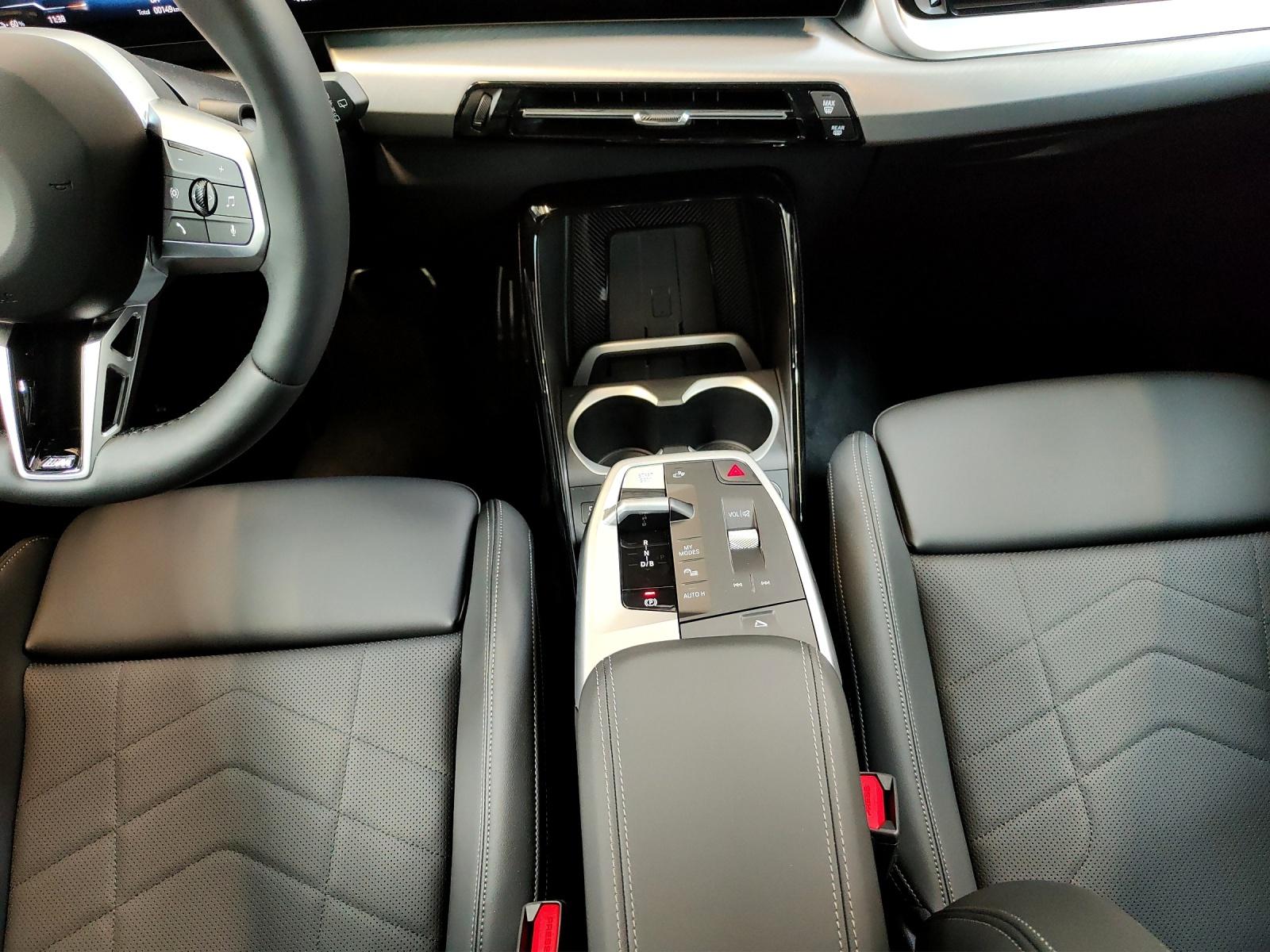 BMW iX 30 xDrive-image-12
