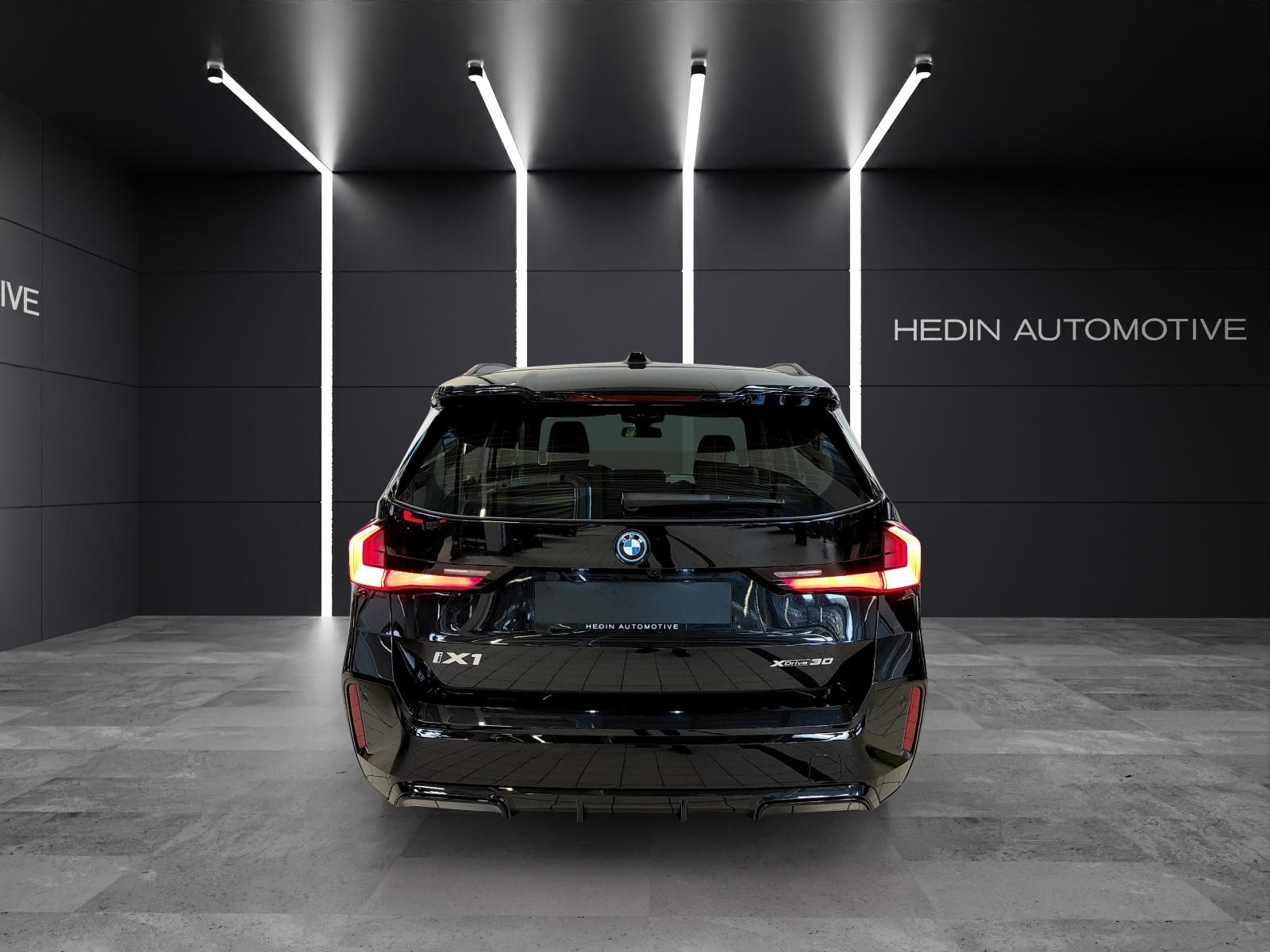 BMW iX 30 xDrive-image-4