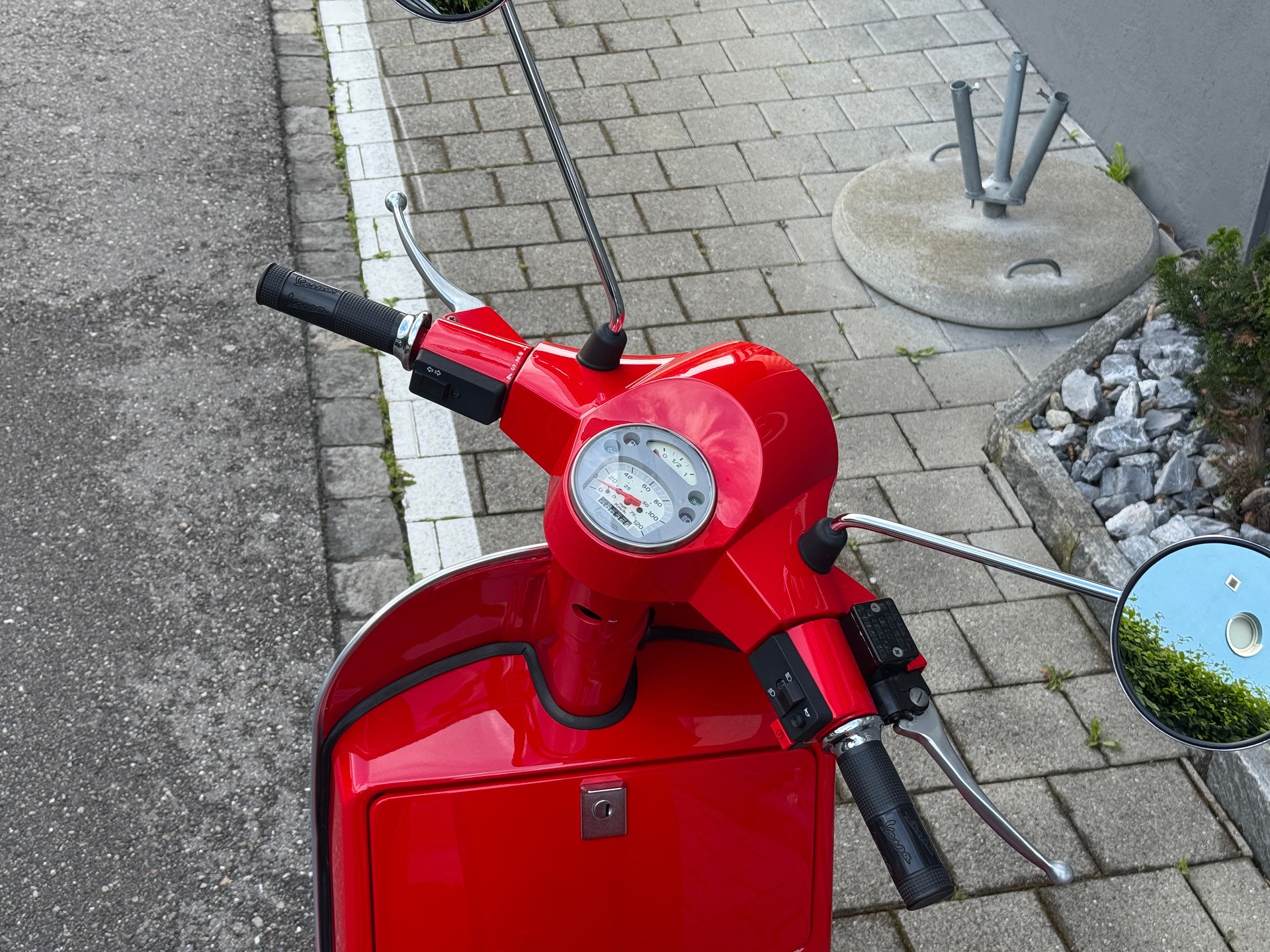 PIAGGIO Vespa PX 125-showroom-element-3