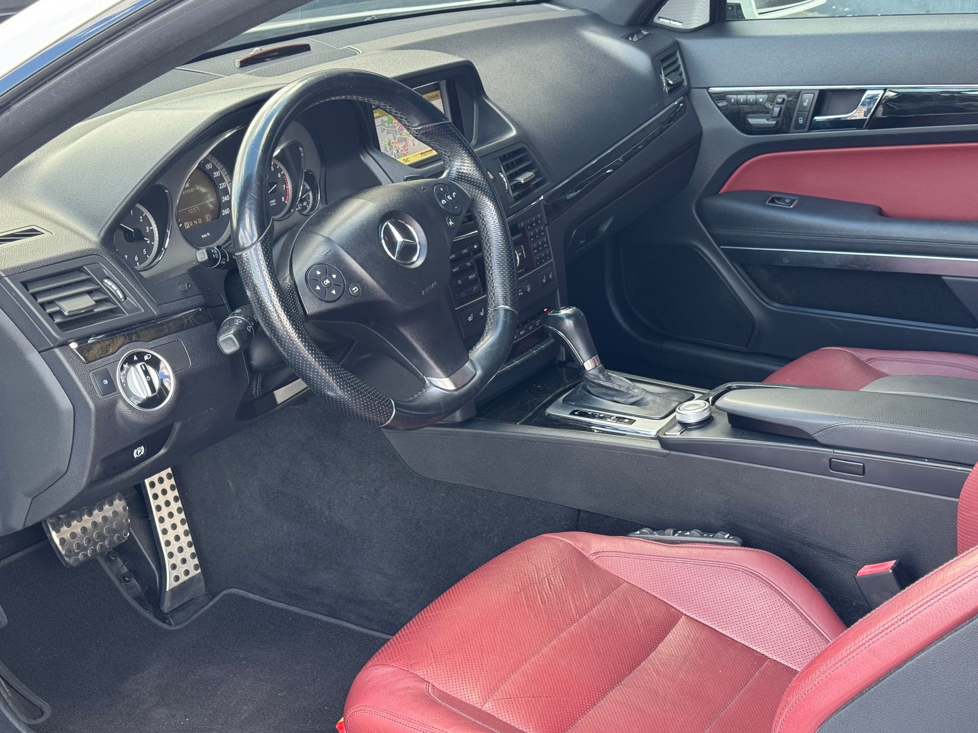 MERCEDES-BENZ E 350 CGI BlueEfficiency 7G-Tronic-image-5