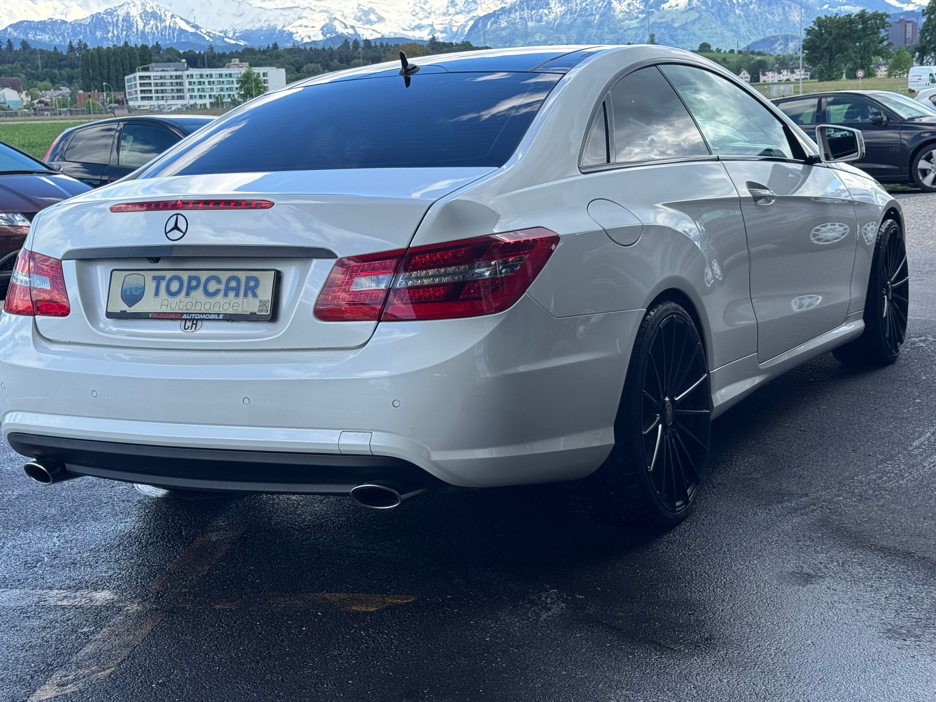 MERCEDES-BENZ E 350 CGI BlueEfficiency 7G-Tronic-image-3