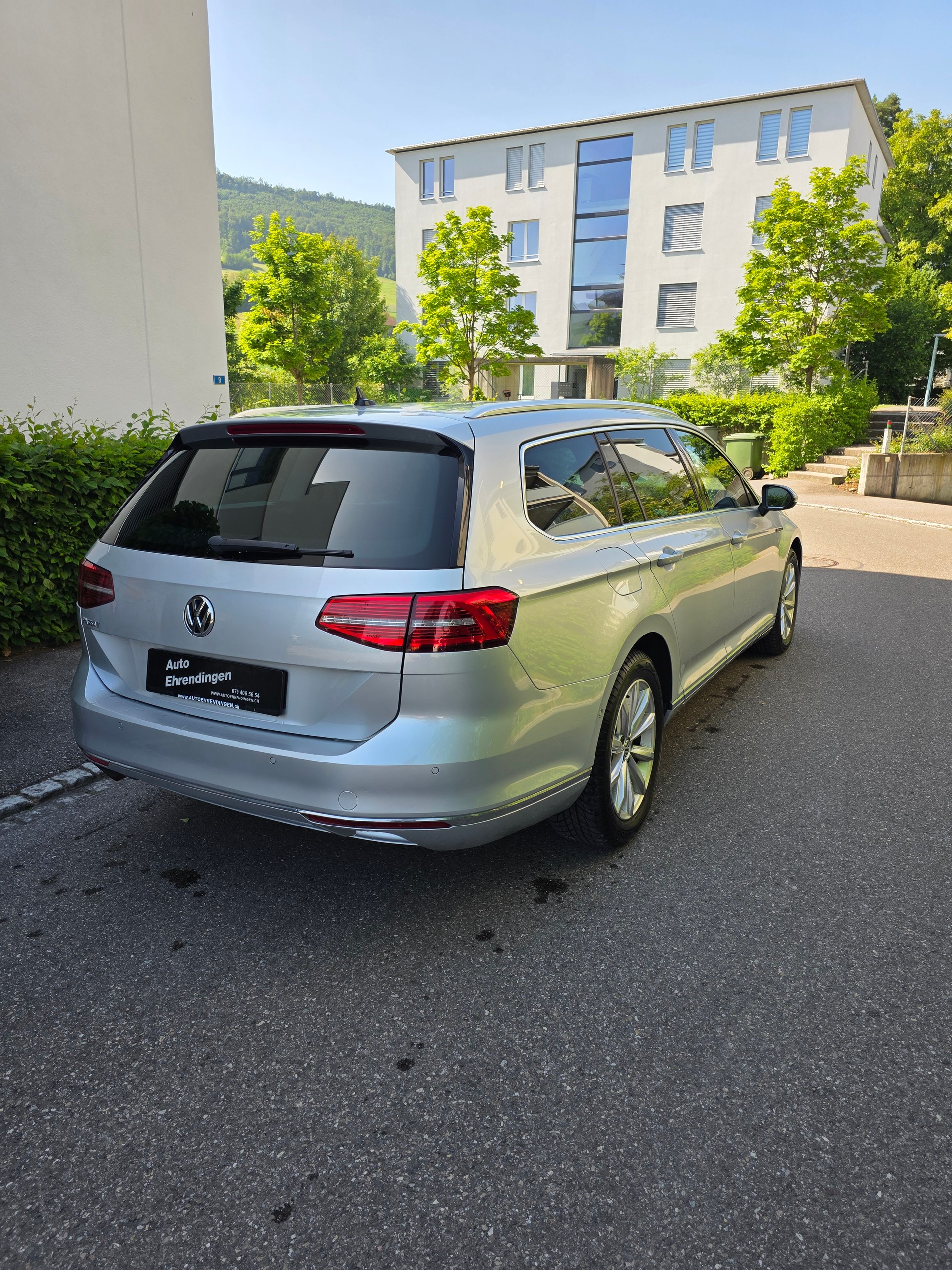 VW Passat Variant 2.0 TDI BMT Highline DSG 4Motion-image-5