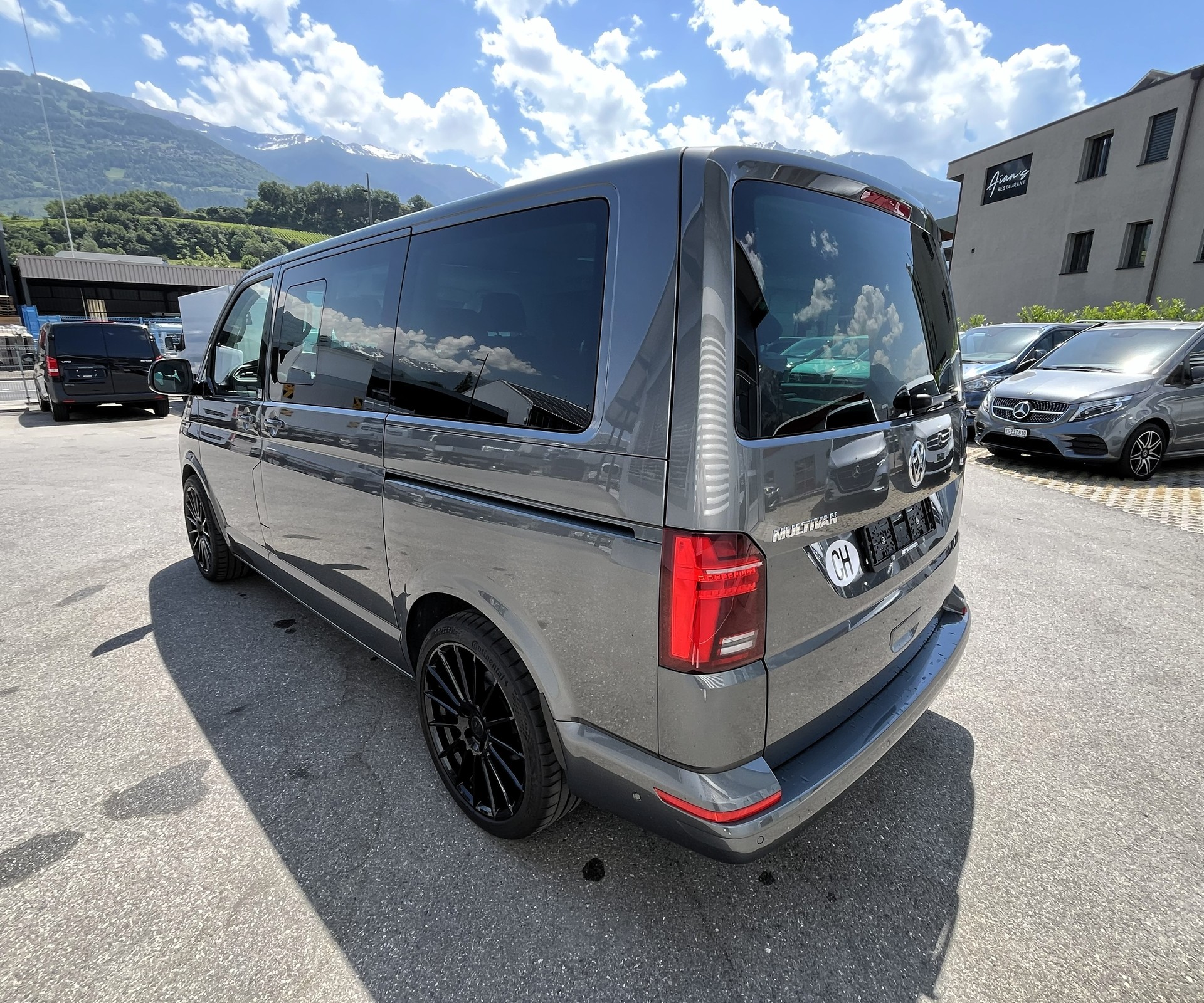 VW T6.1 Multivan 2.0 Bi-TDI Highline Liberty 4Mot. DSG-image-4