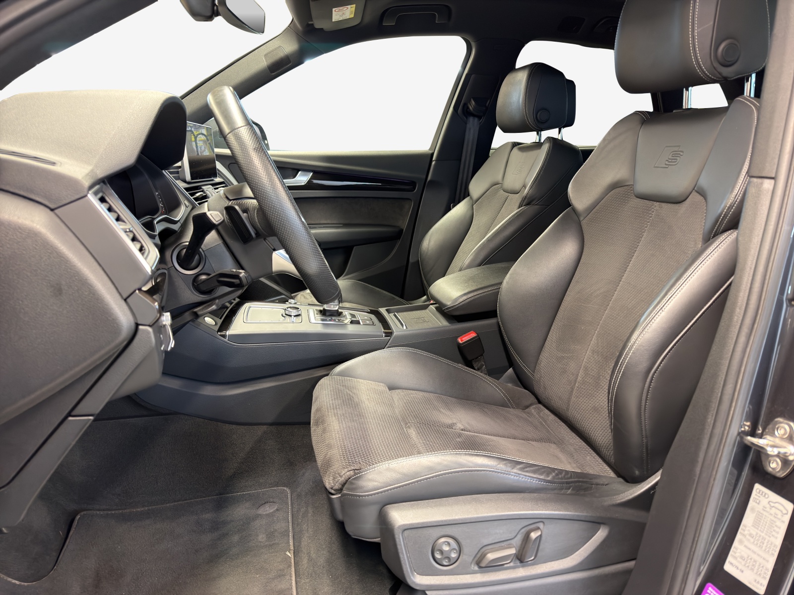 AUDI Q5 45 TFSI quattro S-tronic-image-7