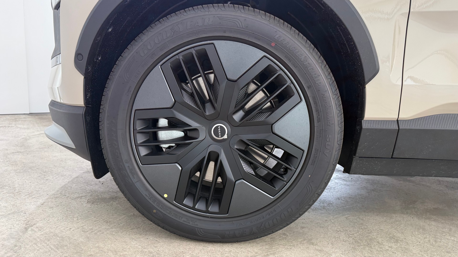 VOLVO EX 30 CC E60 Twin Performance A-image-7