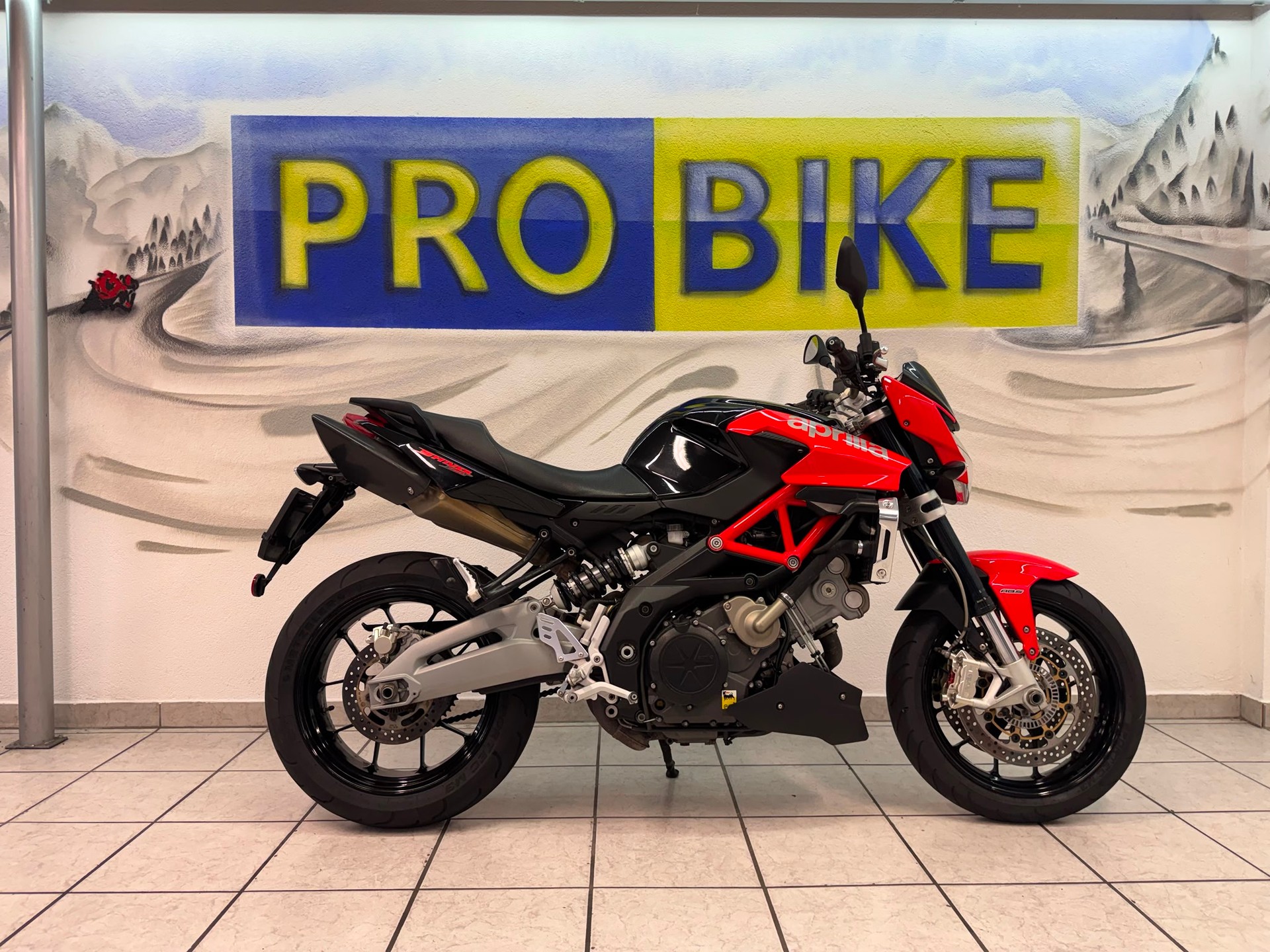 APRILIA SL 750 Shiver ABS-showroom-element-1