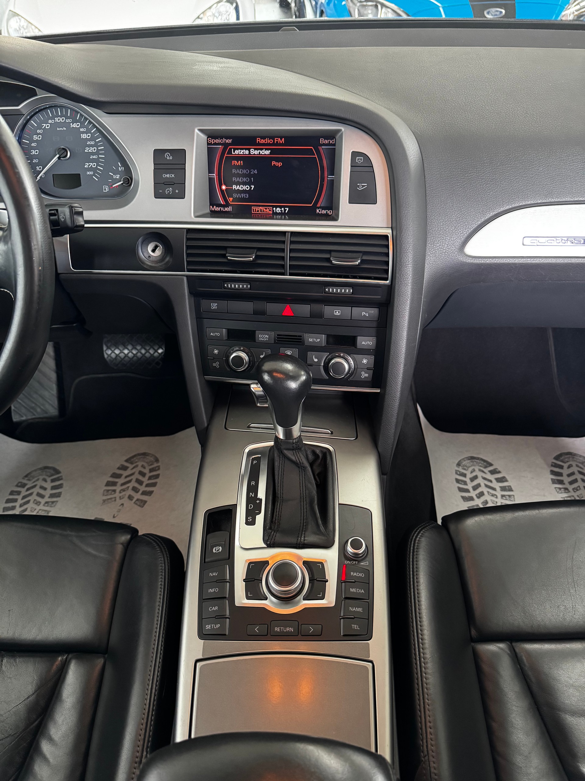 AUDI S6 Limousine 5.2 V10 quattro tiptronic-image-16