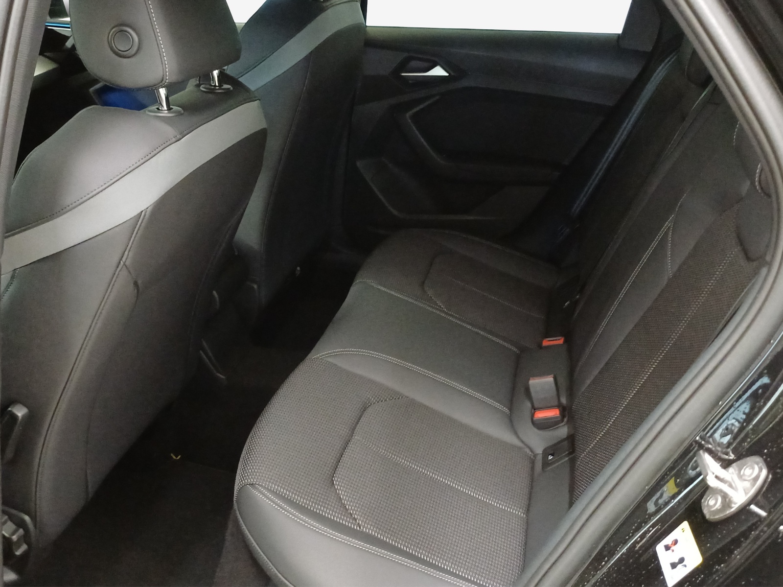 AUDI A1 Sportback 30 TFSI S Line Attraction S-tronic-image-11