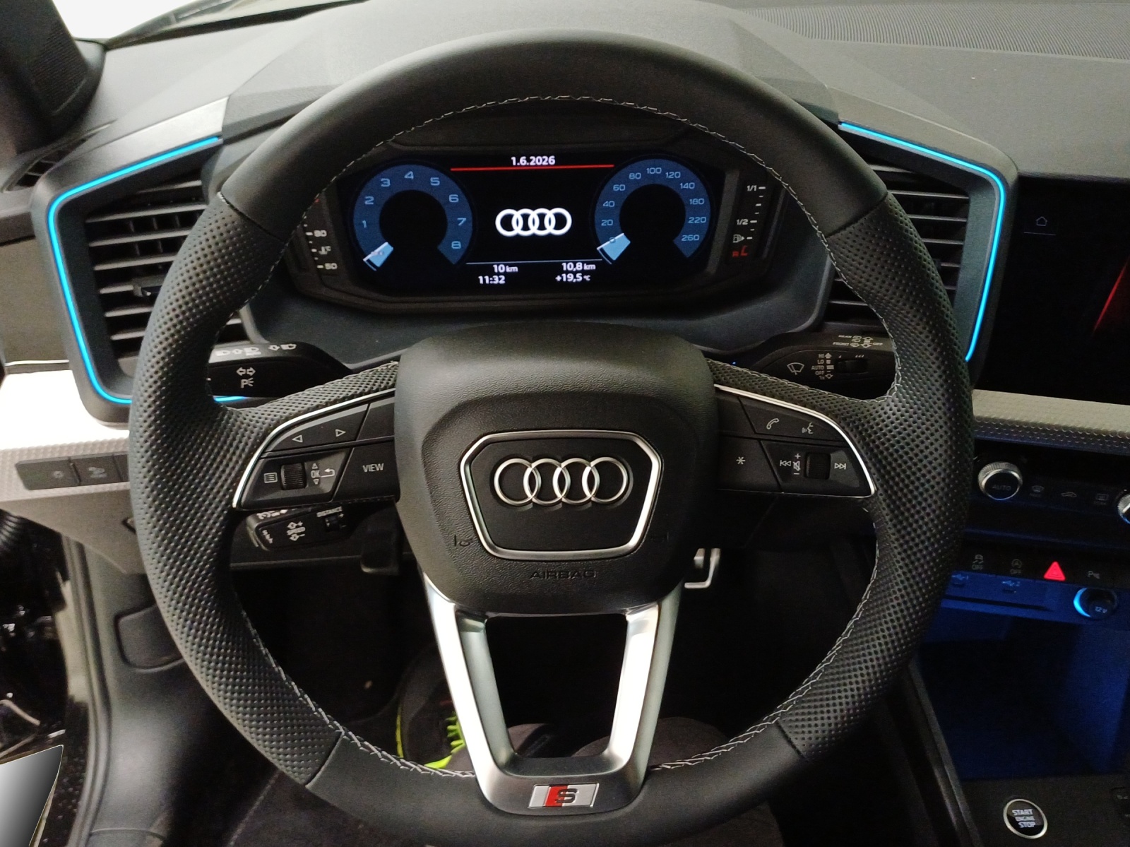 AUDI A1 Sportback 30 TFSI S Line Attraction S-tronic-image-9