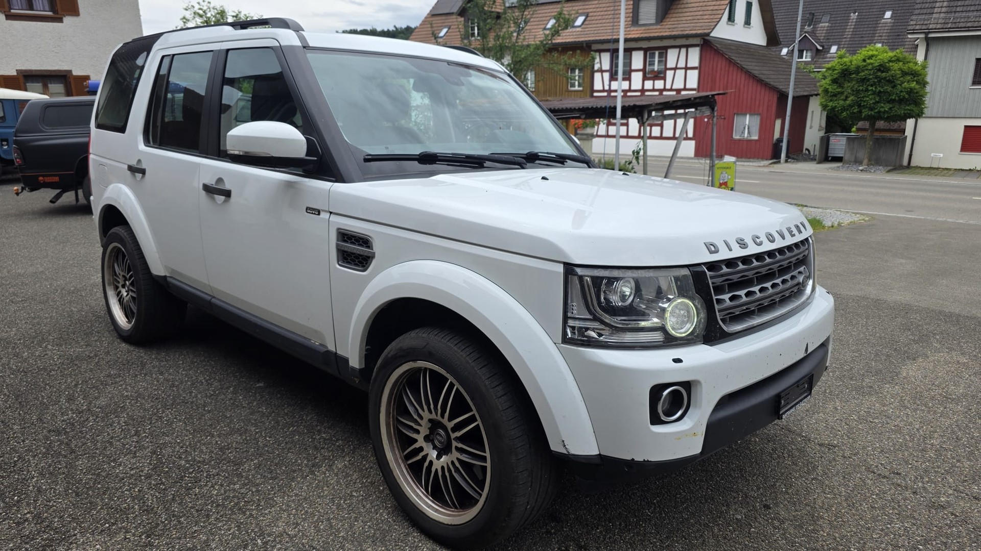 LAND ROVER Discovery 3.0 SDV6 SE Automatic 7 Plätze-image-5