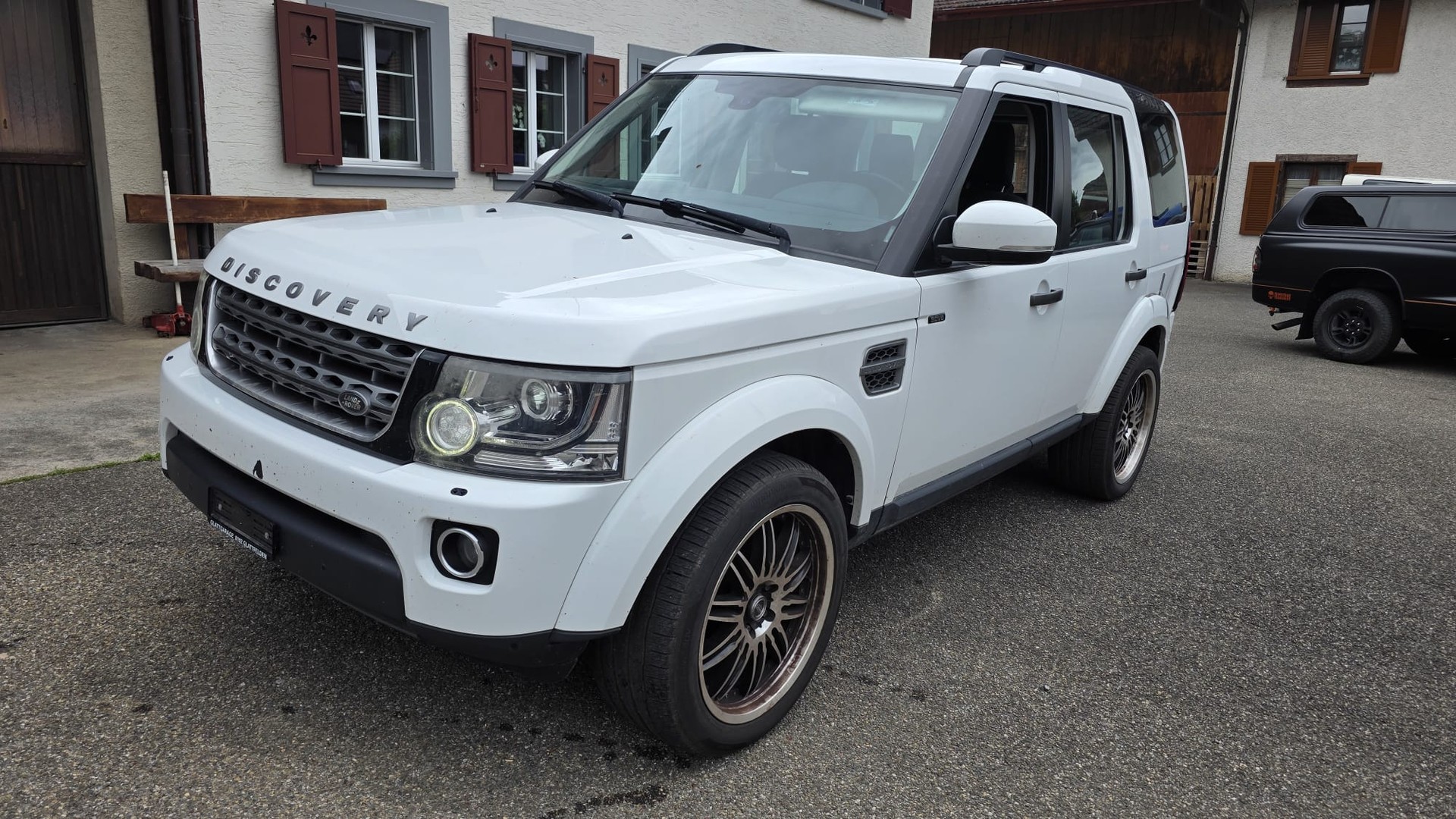 LAND ROVER Discovery 3.0 SDV6 SE Automatic 7 Plätze-image-0