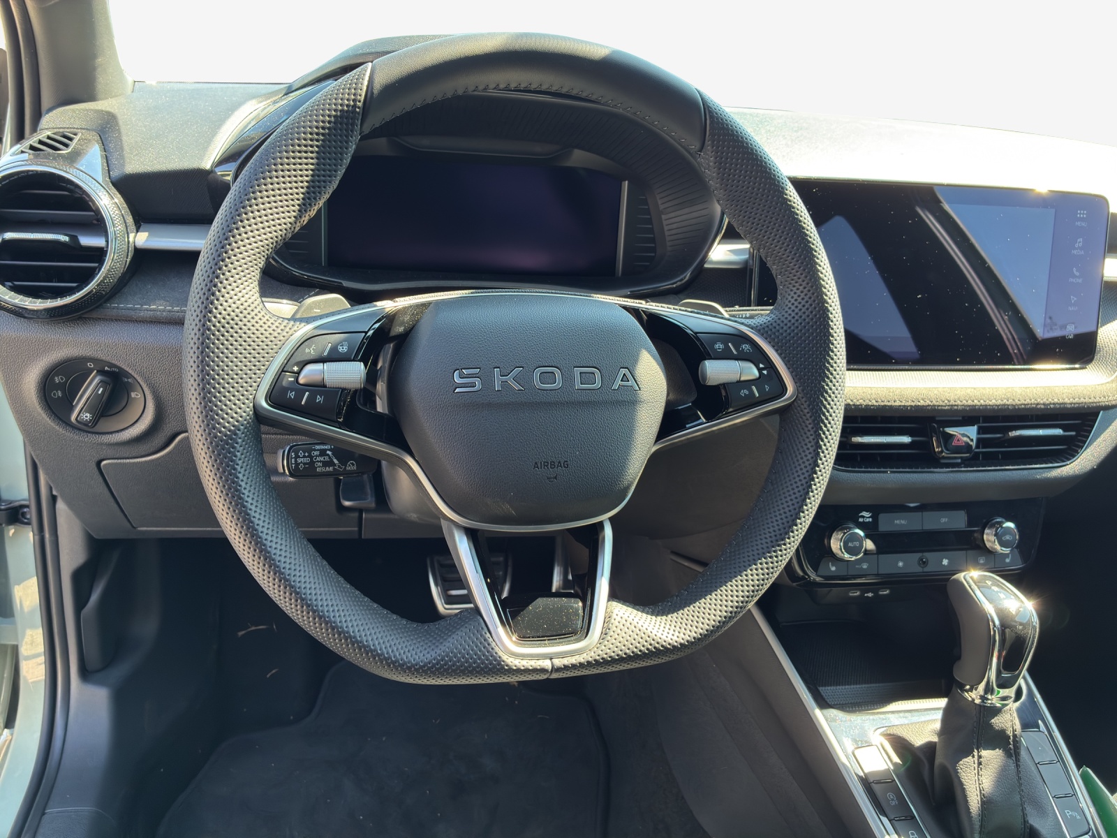 SKODA Fabia 1.0 TSI Dynamic DSG-image-9