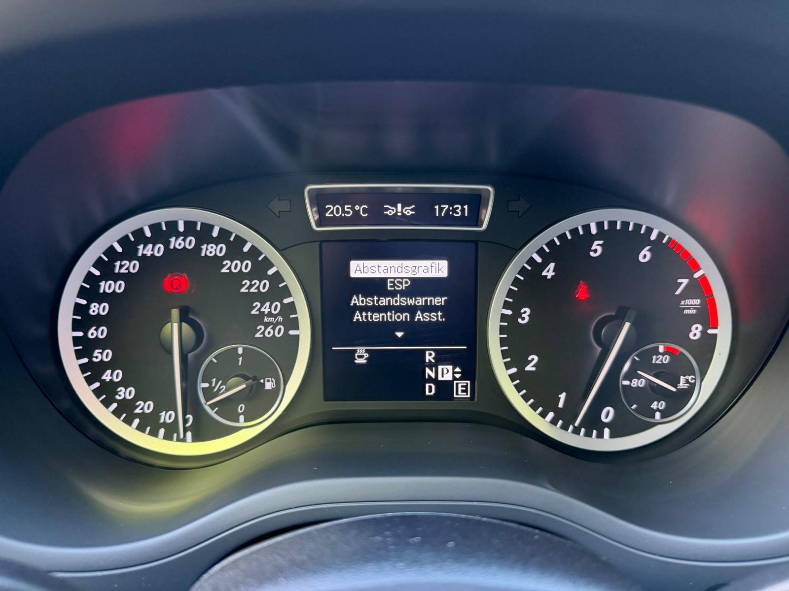 MERCEDES-BENZ B 200 7G-DCT-image-24