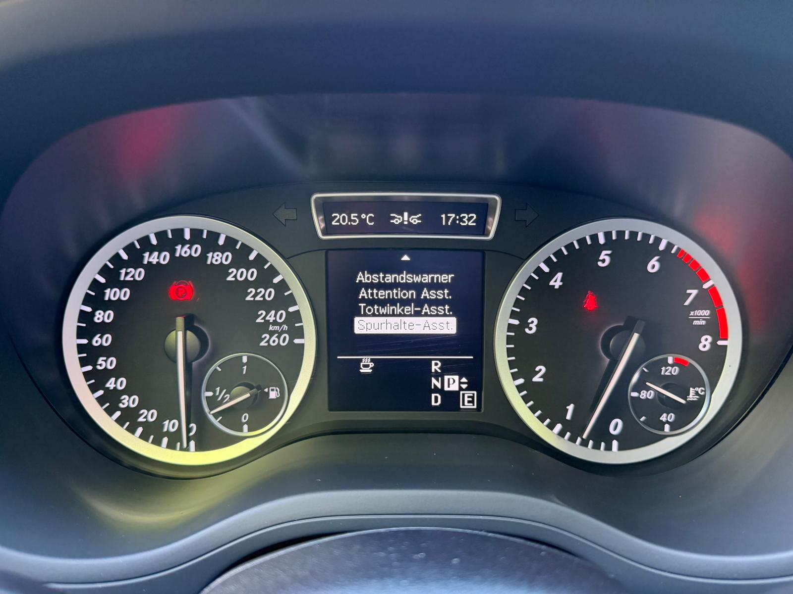 MERCEDES-BENZ B 200 7G-DCT-image-25