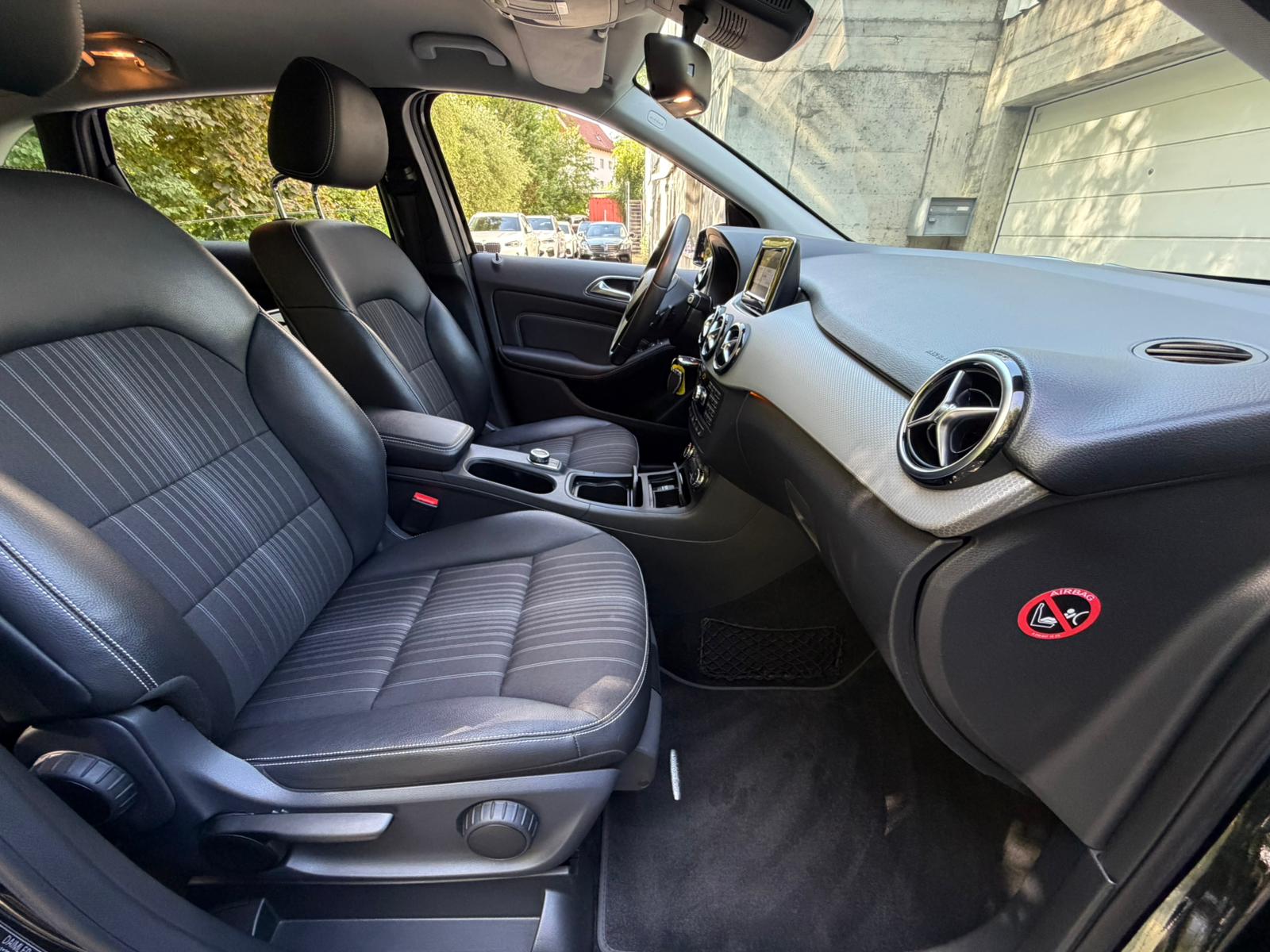 MERCEDES-BENZ B 200 7G-DCT-image-14