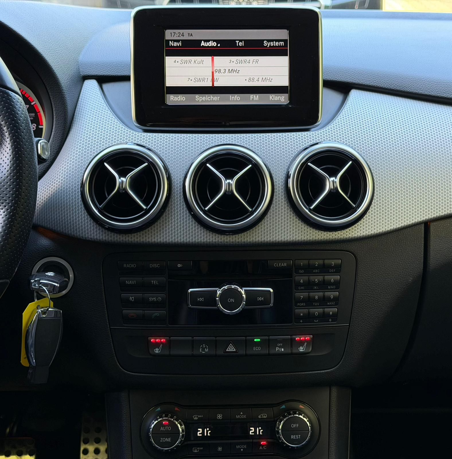 MERCEDES-BENZ B 200 7G-DCT-image-21