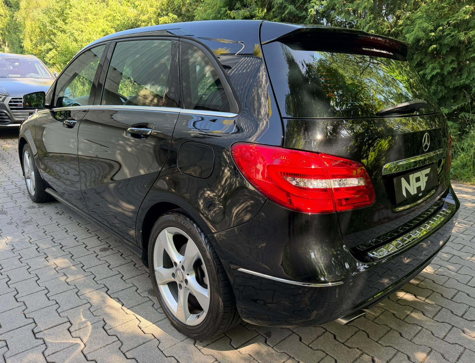 MERCEDES-BENZ B 200 7G-DCT-image-2