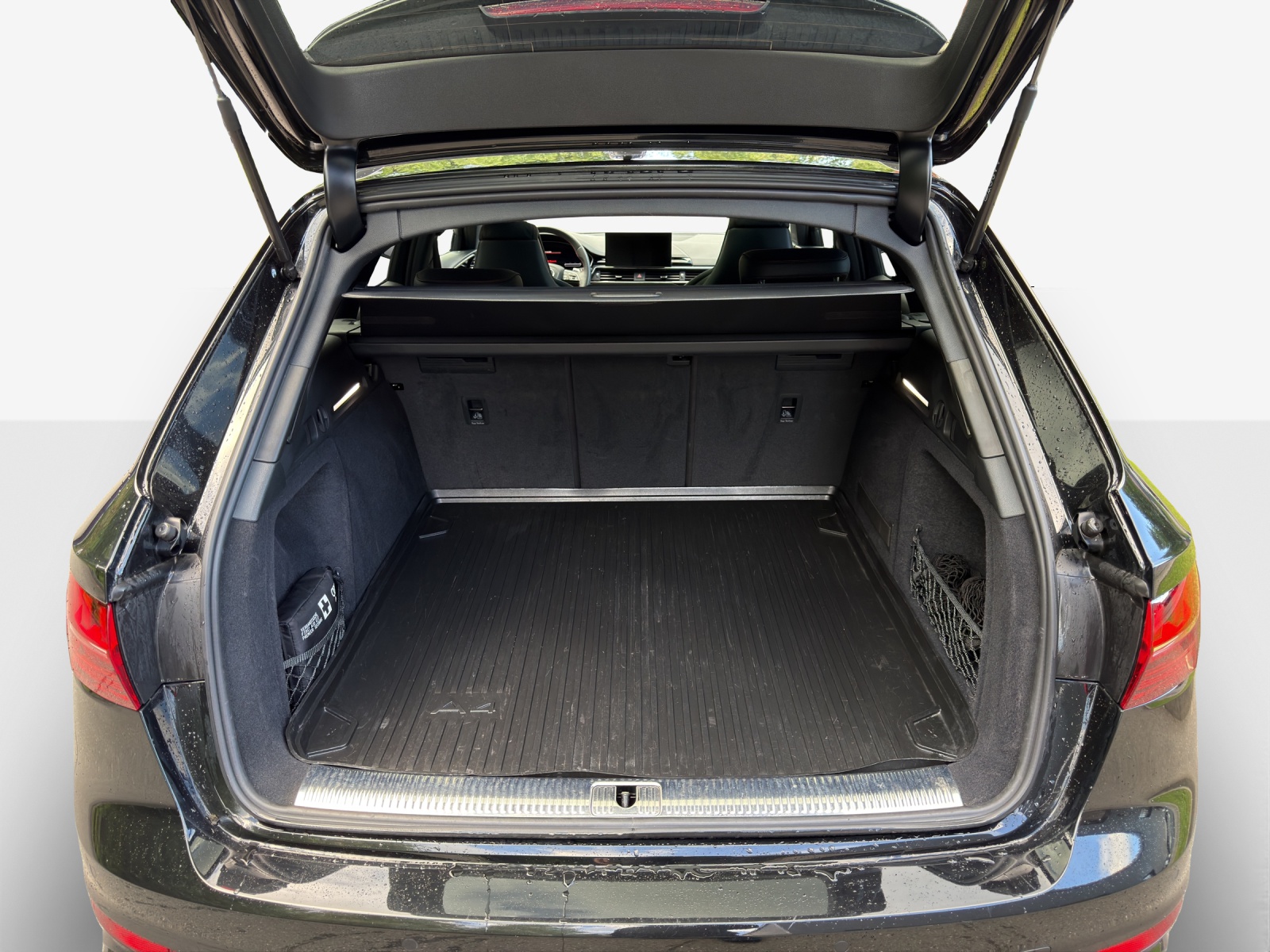 AUDI RS4 Avant quattro tiptronic-image-12