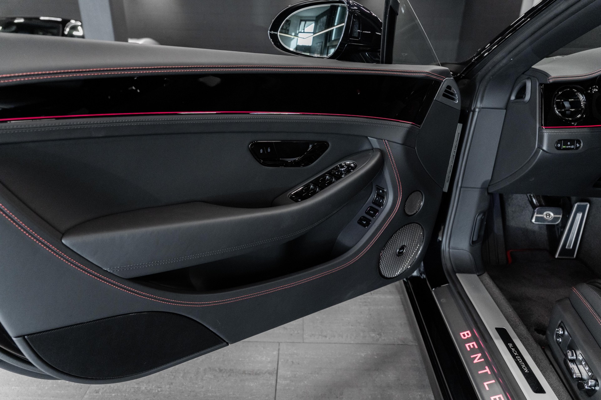 BENTLEY BENTLEY Continental GTC Black Edition 1 of 400-image-13