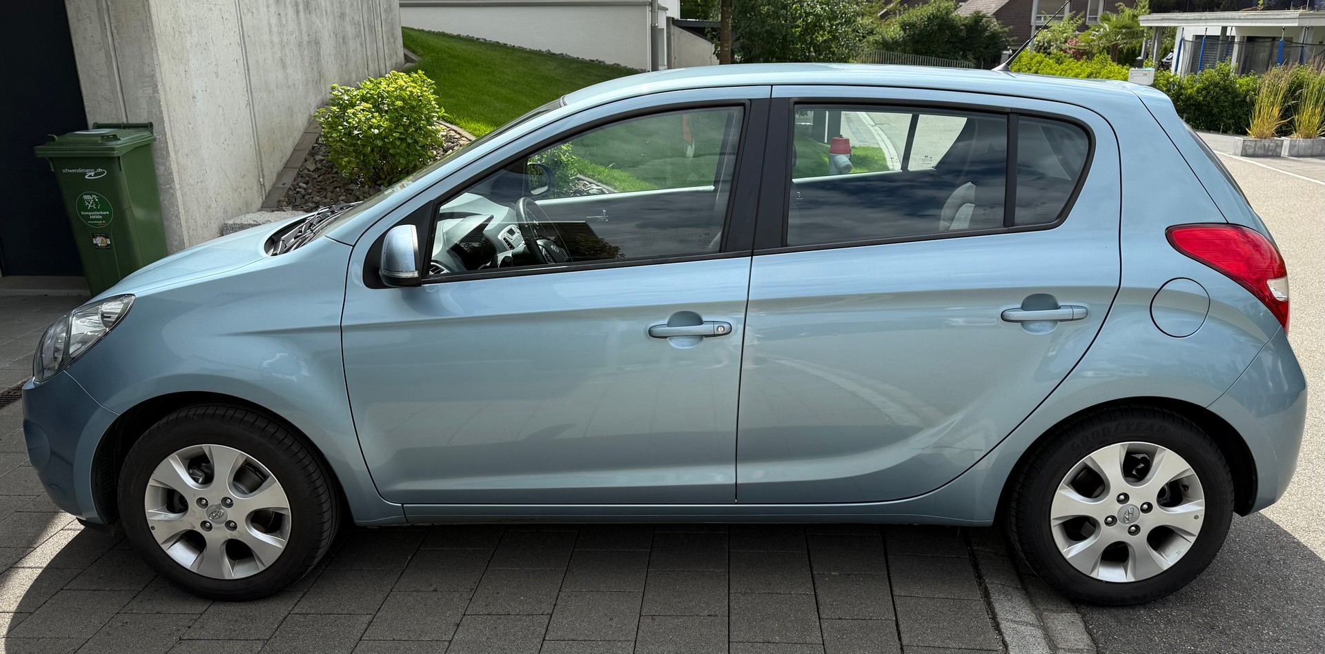 HYUNDAI 1.4 Style-image-3
