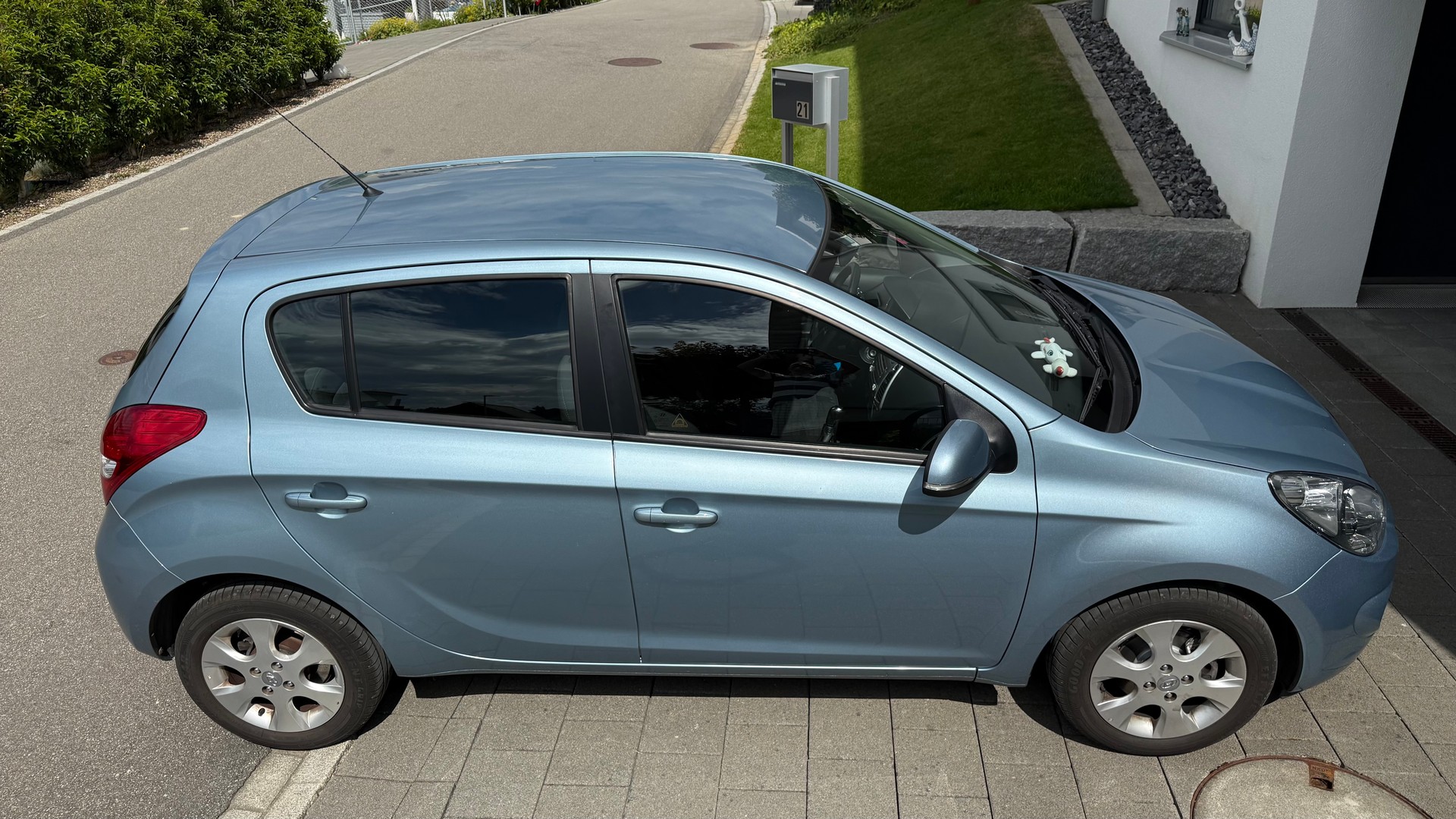 HYUNDAI 1.4 Style-image-0
