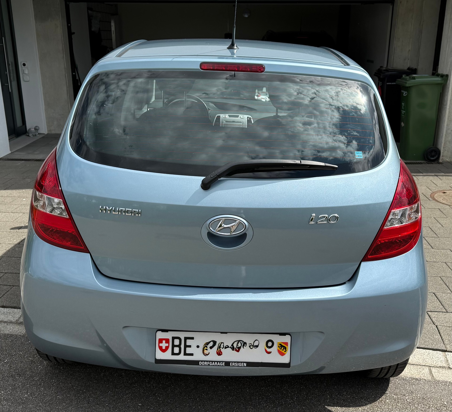HYUNDAI 1.4 Style-image-2