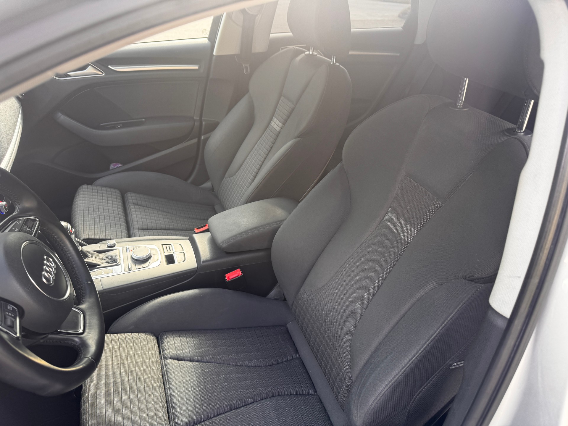AUDI a3 1.8 T FSI Attraction S-Tronic-image-5