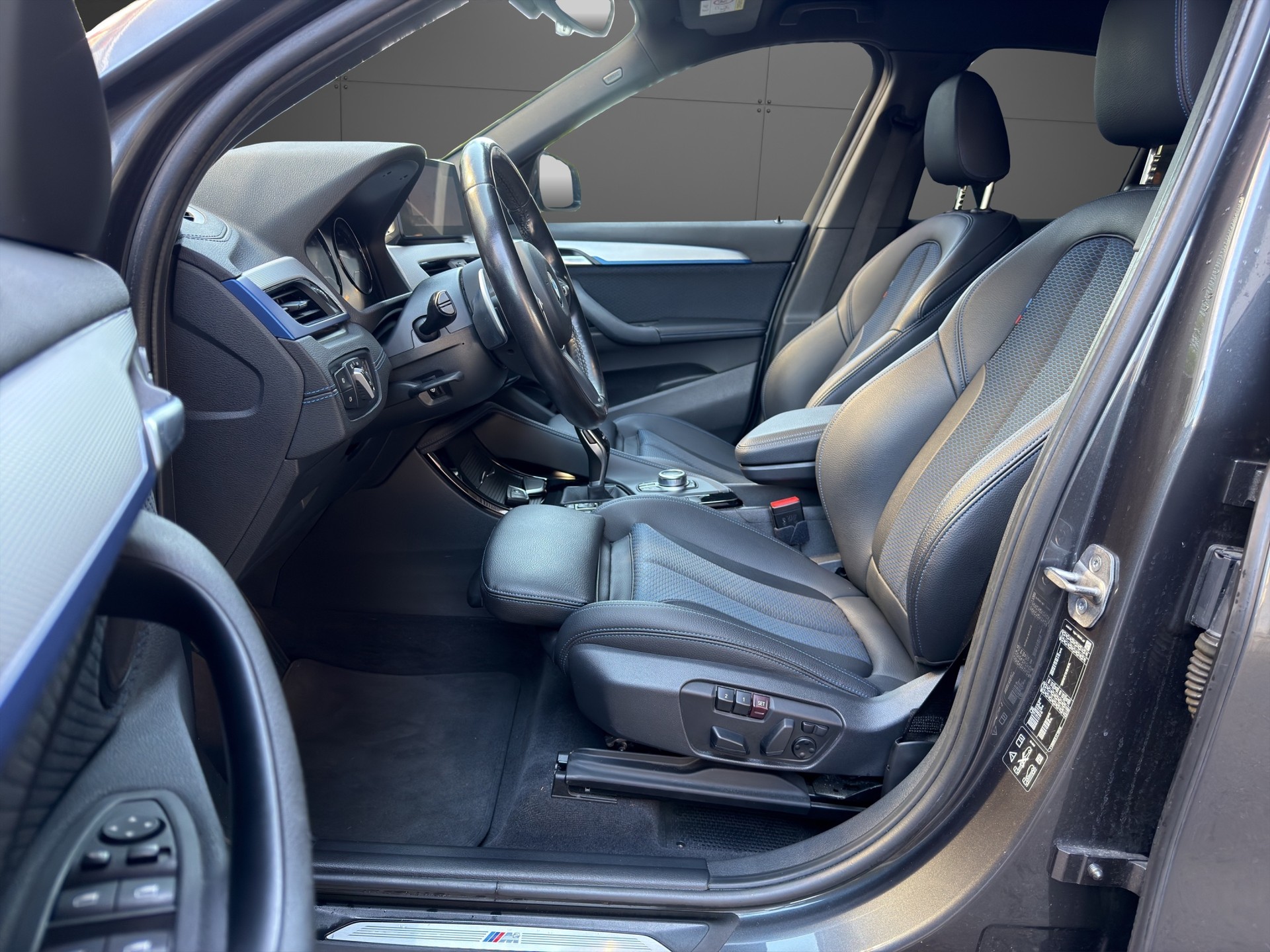 BMW X1 xDrive 25i M Sport Steptronic Facelift-image-9