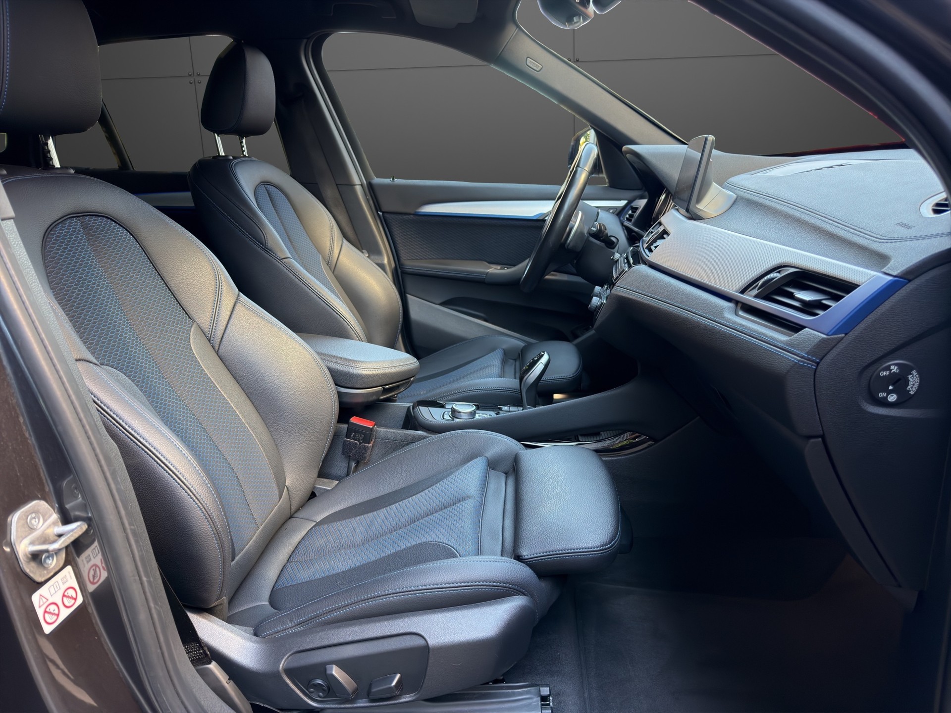 BMW X1 xDrive 25i M Sport Steptronic Facelift-image-13
