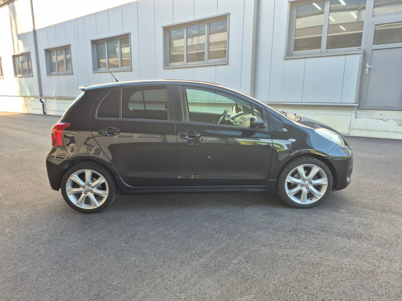 TOYOTA Yaris 1.8 TS-image-3