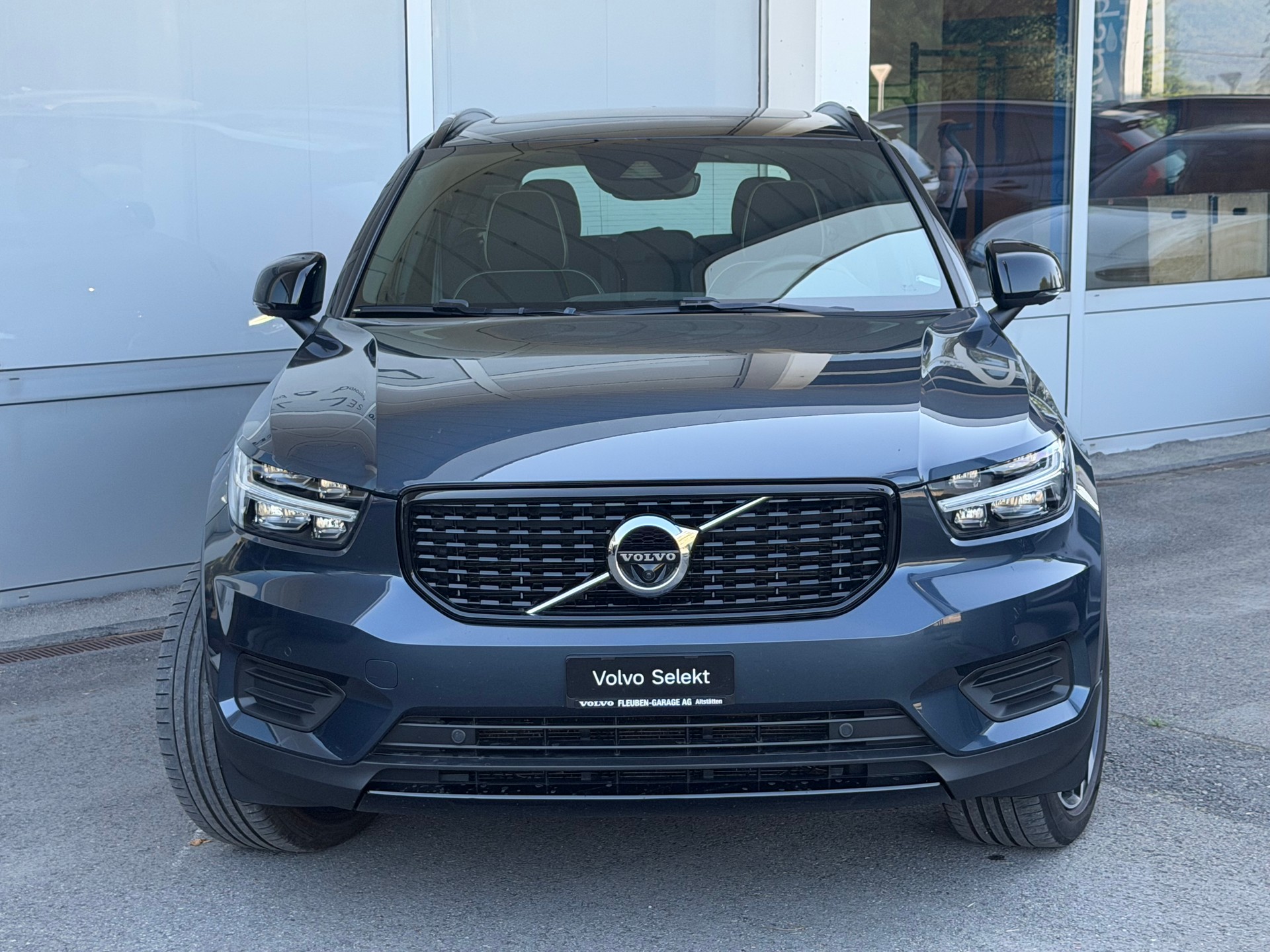 VOLVO XC40 B4 Benzin Mild Hybrid AWD R-Design Geartronic-image-25