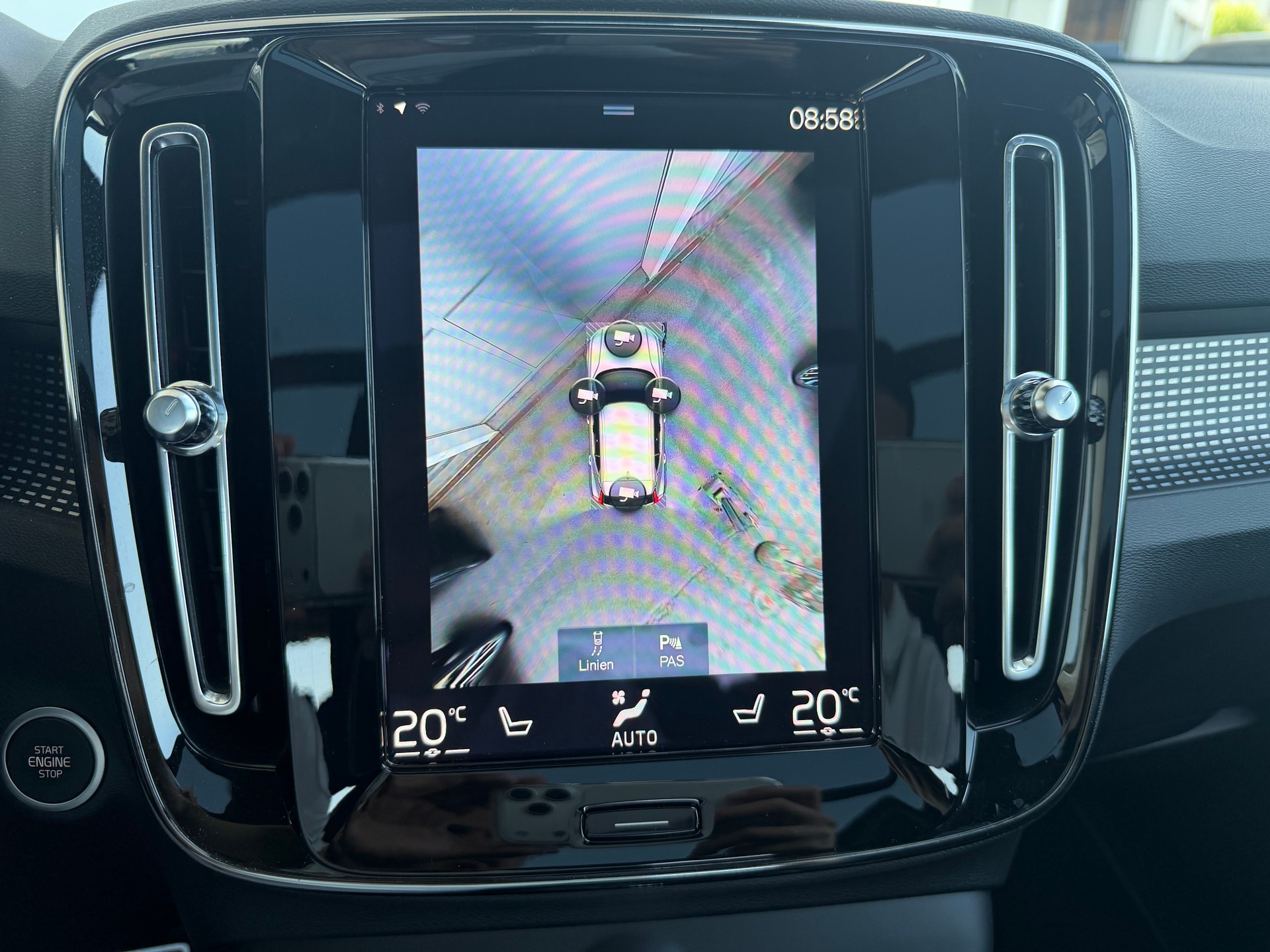 VOLVO XC40 B4 Benzin Mild Hybrid AWD R-Design Geartronic-image-16