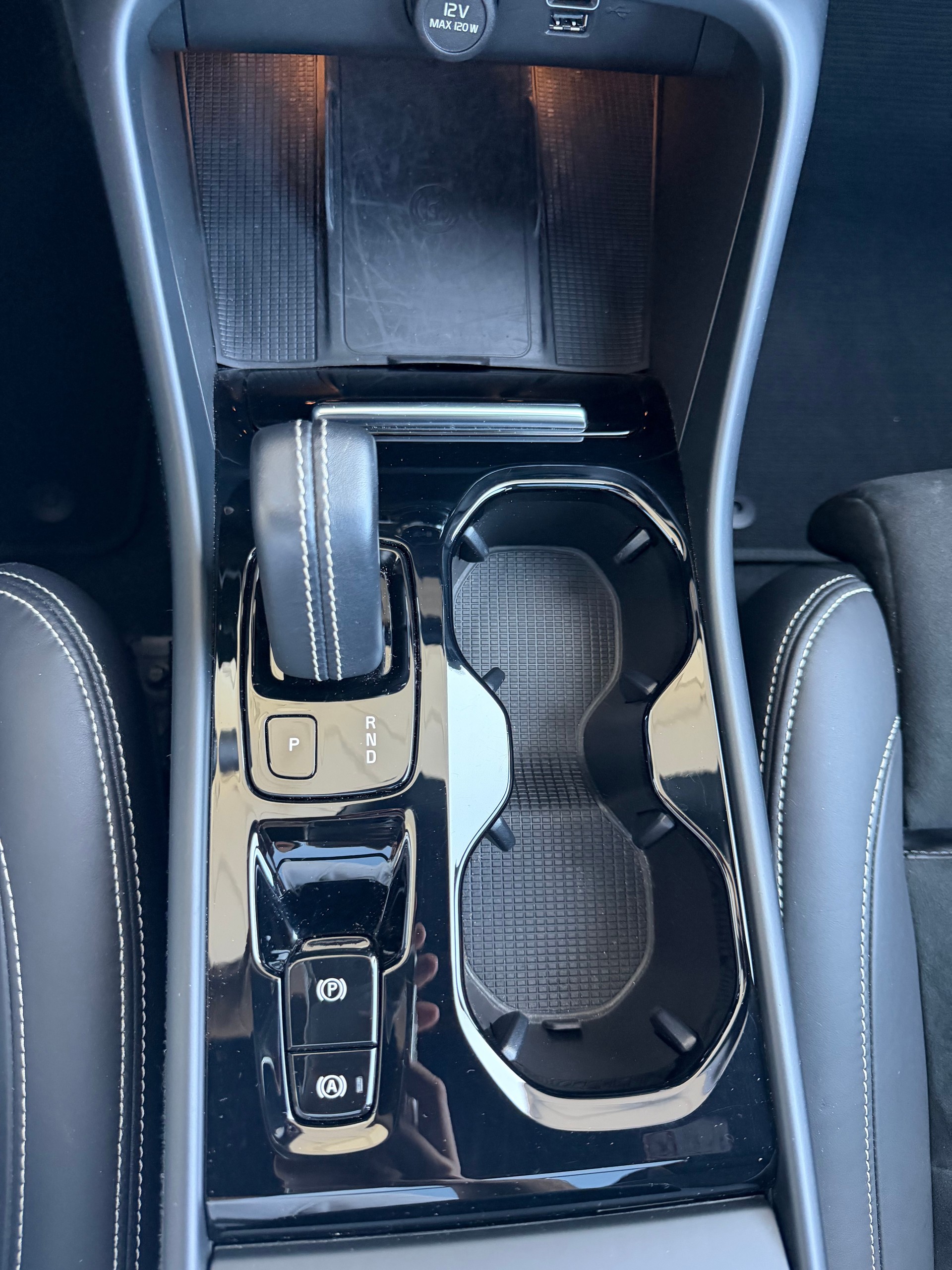 VOLVO XC40 B4 Benzin Mild Hybrid AWD R-Design Geartronic-image-13