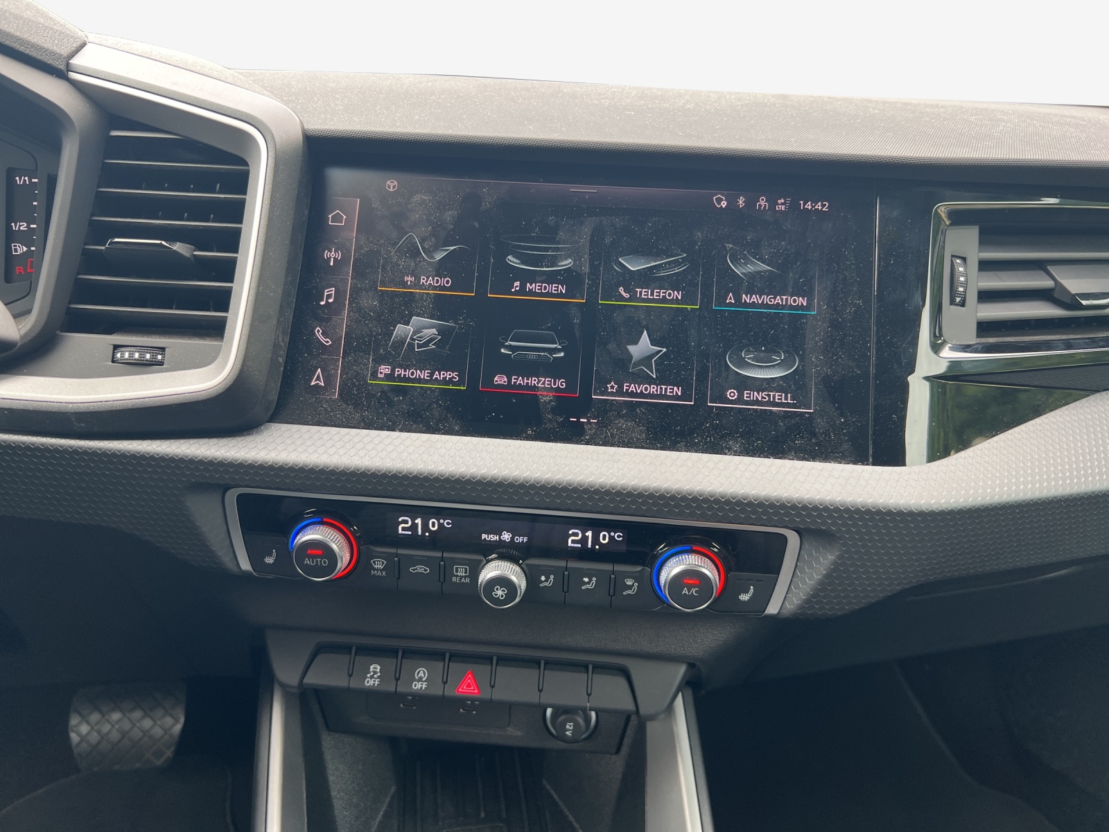 AUDI A1 Sportback 30 TFSI S Line S-tronic-image-10