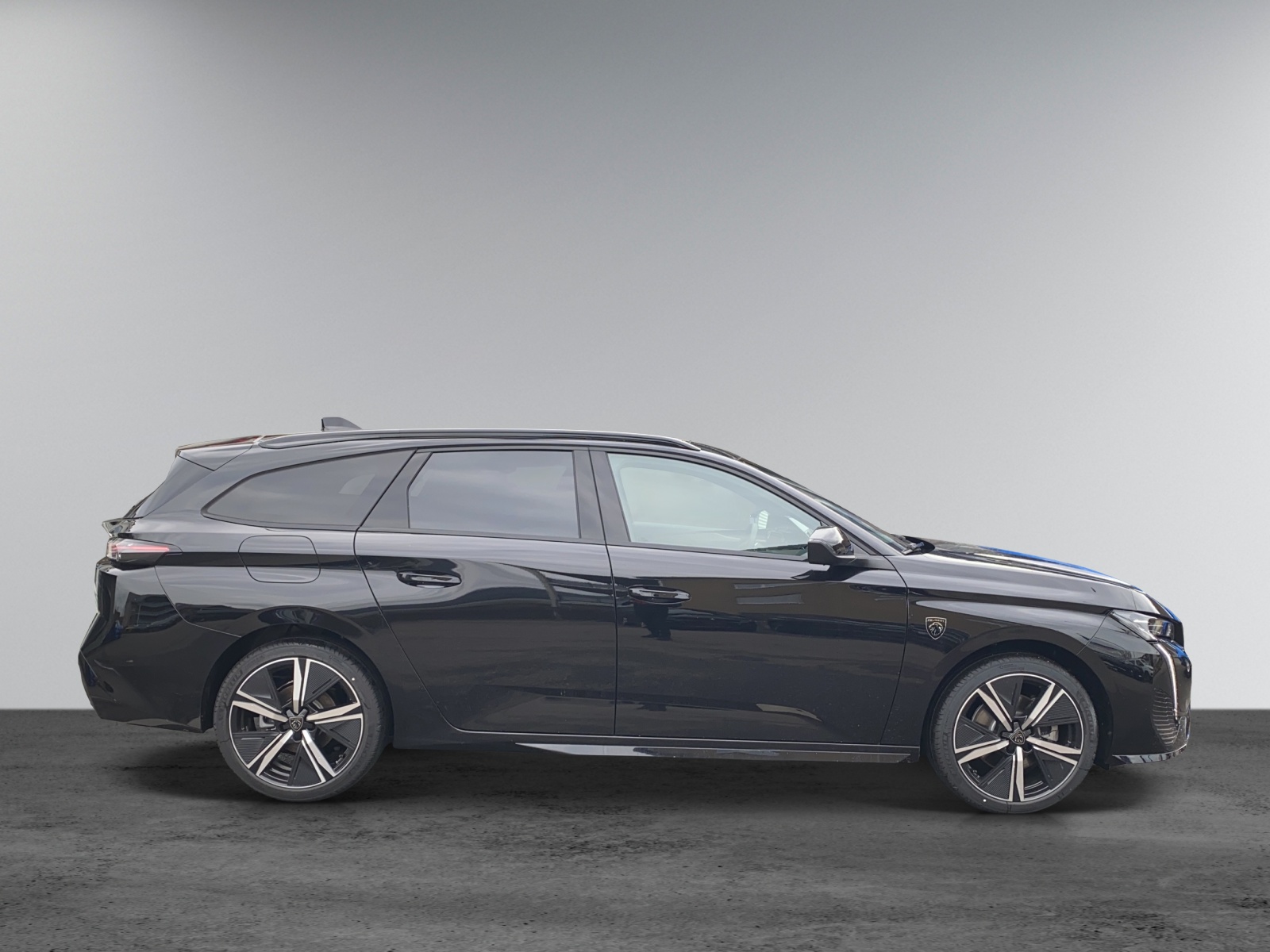 PEUGEOT 308 SW 1.2 PureTech GT-image-1