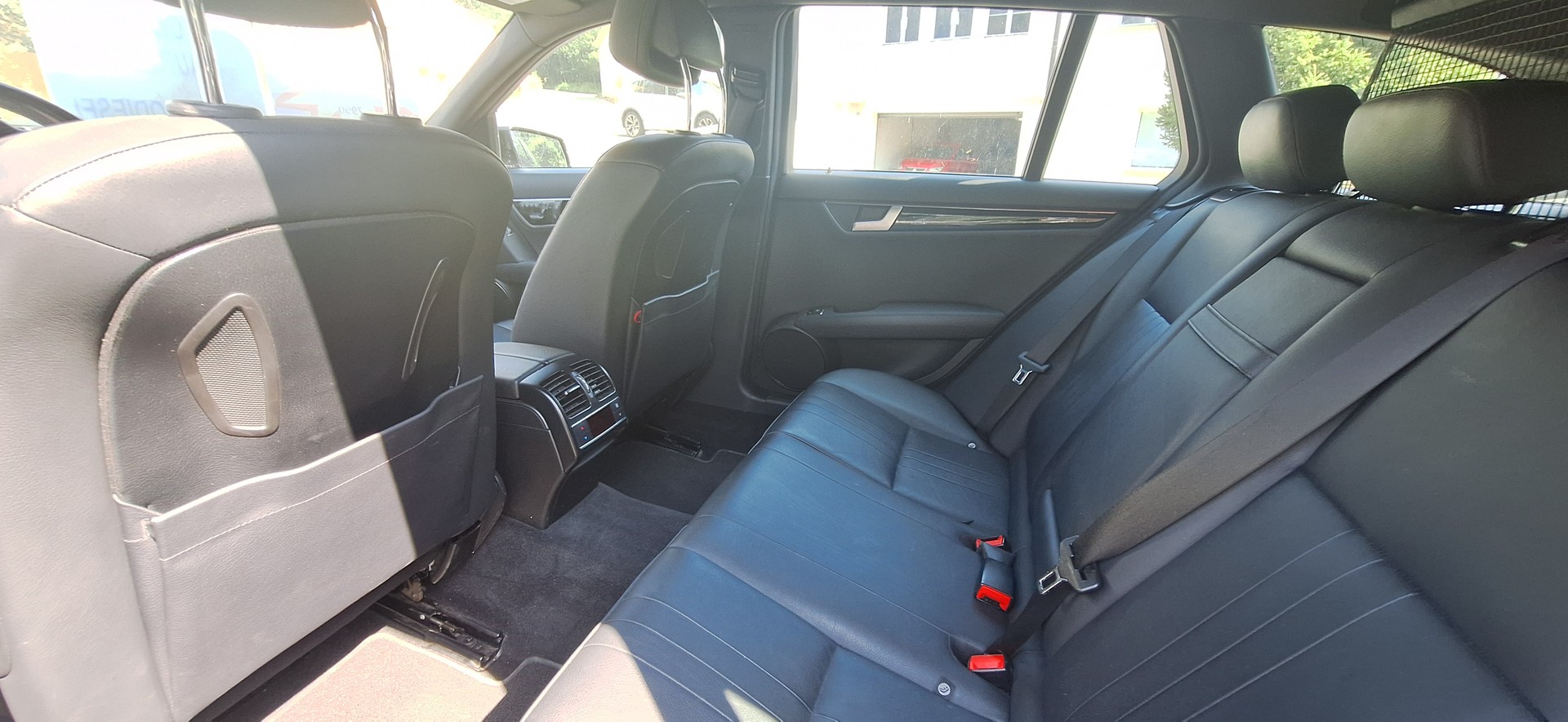 MERCEDES-BENZ C 300 CDI Elégance 4Matic 7G-Tronic-image-9