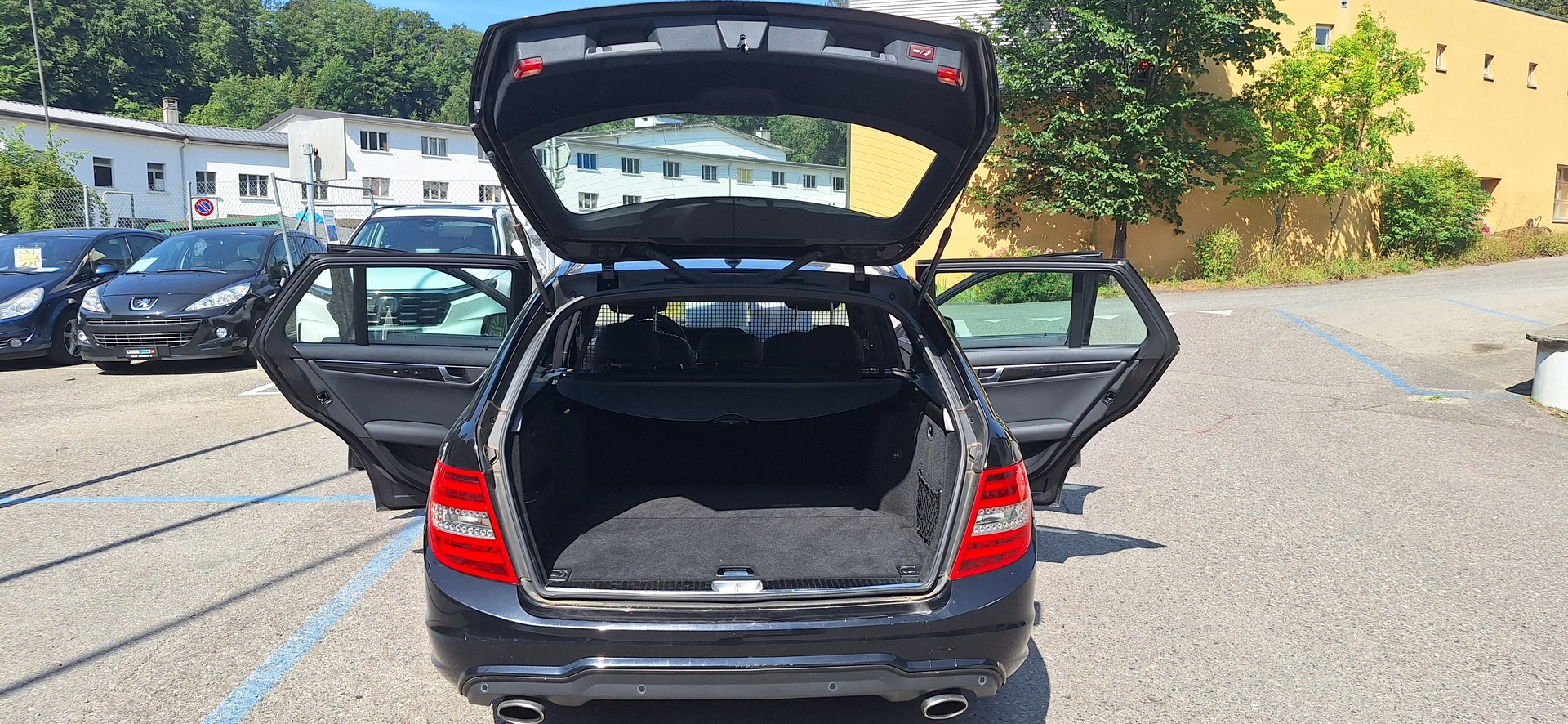 MERCEDES-BENZ C 300 CDI Elégance 4Matic 7G-Tronic-image-18