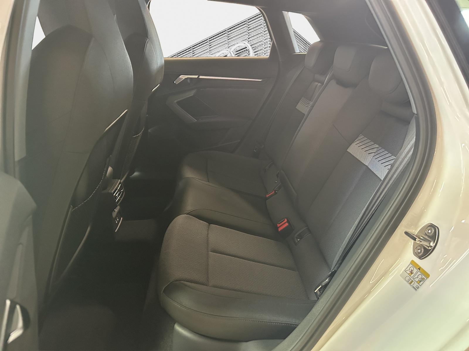 AUDI A3 Sportback TFSI 110 kW Attraction S tronic-image-11