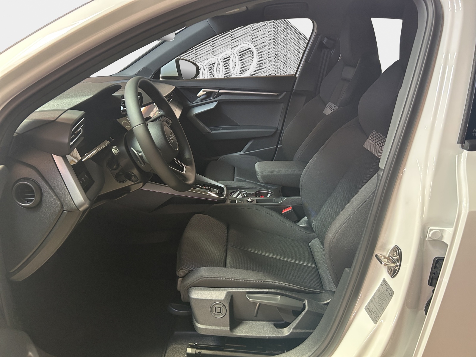 AUDI A3 Sportback TFSI 110 kW Attraction S tronic-image-9