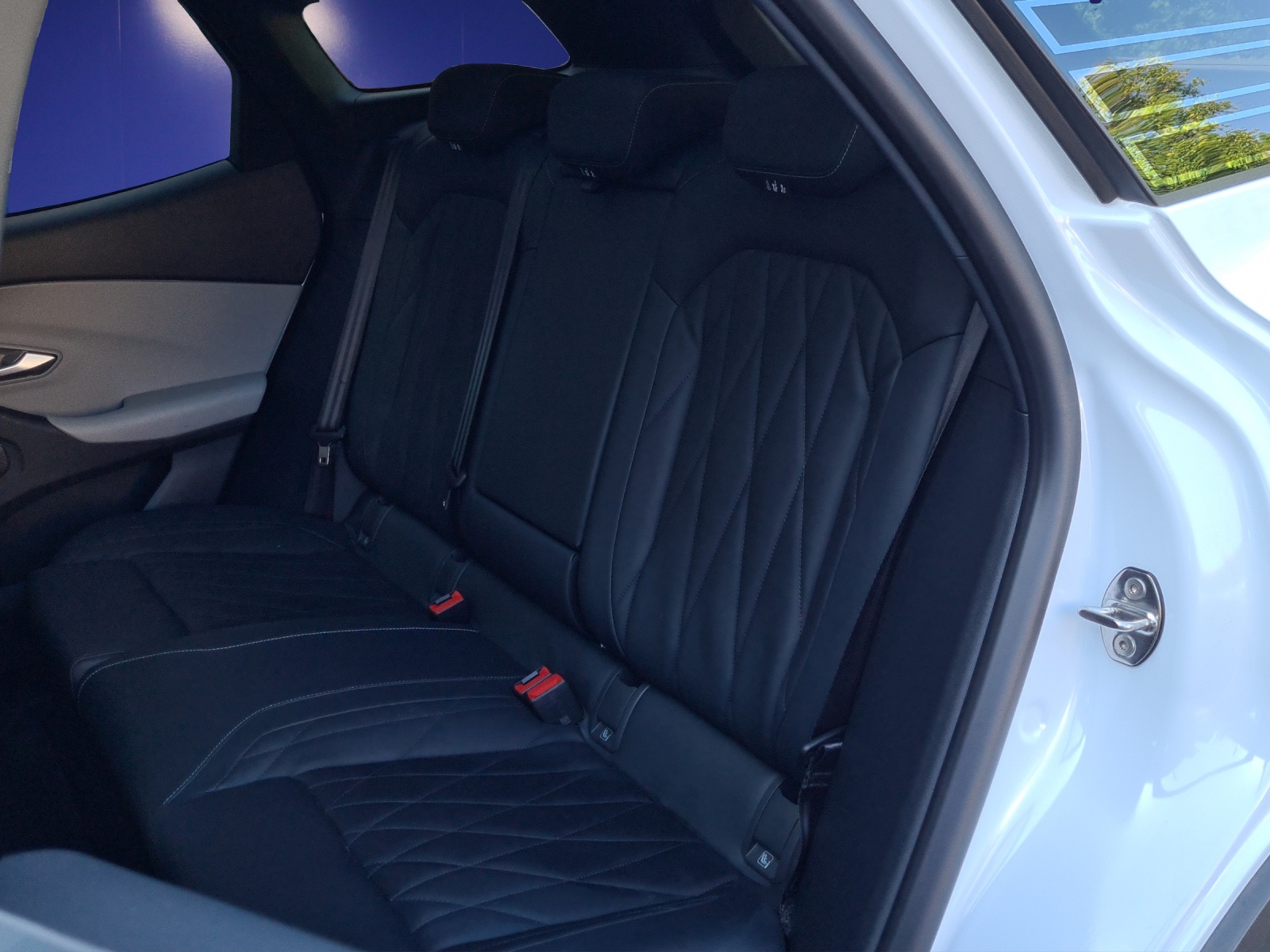 FORD Explorer Extended Range (79 kWh) Premium 4x4 AUTOMAT-image-12