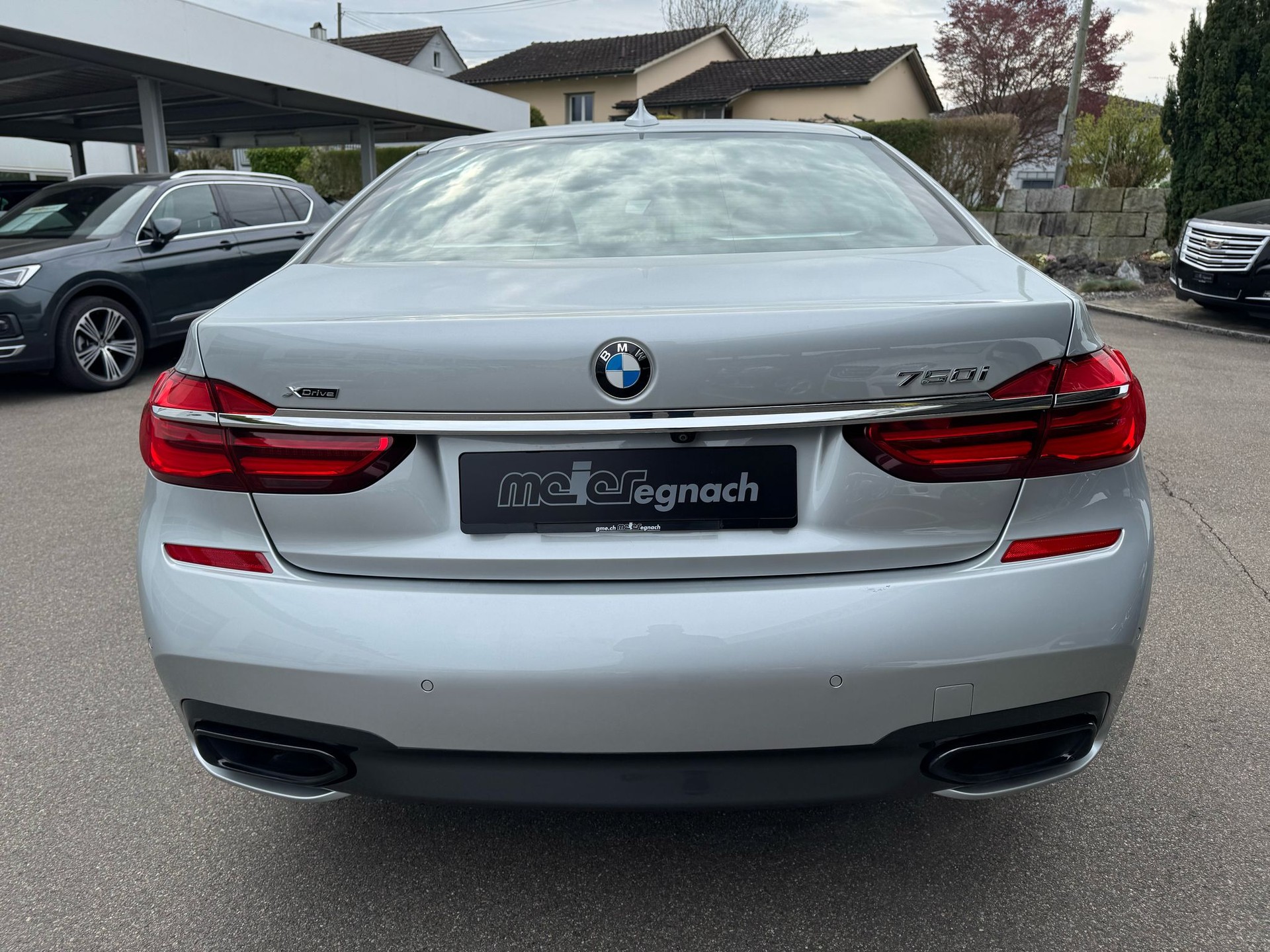 BMW 750i xDrive Steptronic-image-6