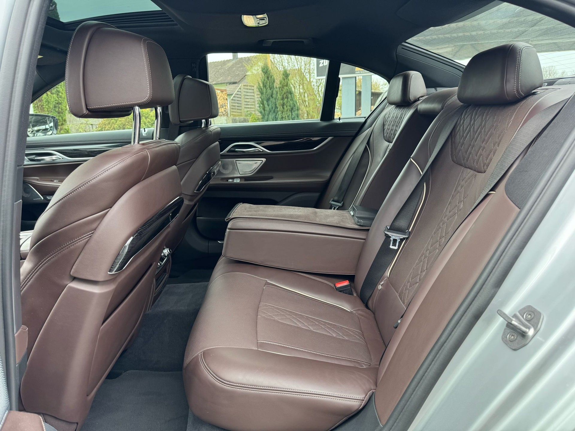 BMW 750i xDrive Steptronic-image-15