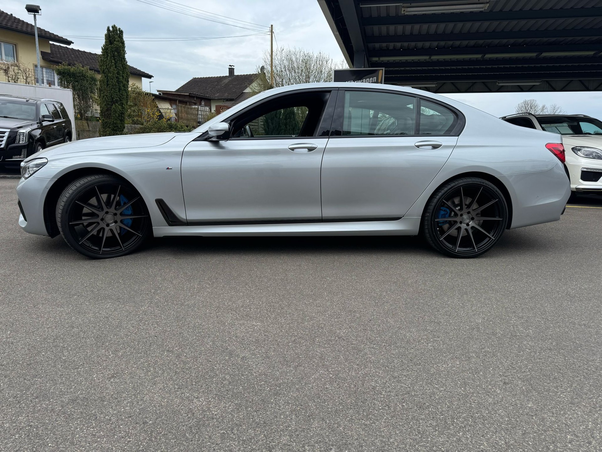 BMW 750i xDrive Steptronic-image-3