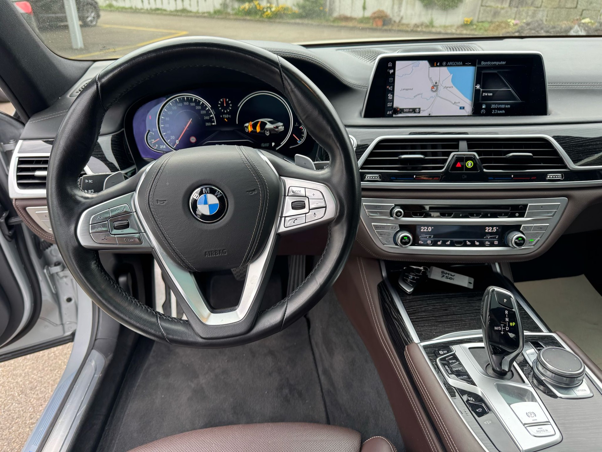 BMW 750i xDrive Steptronic-image-10
