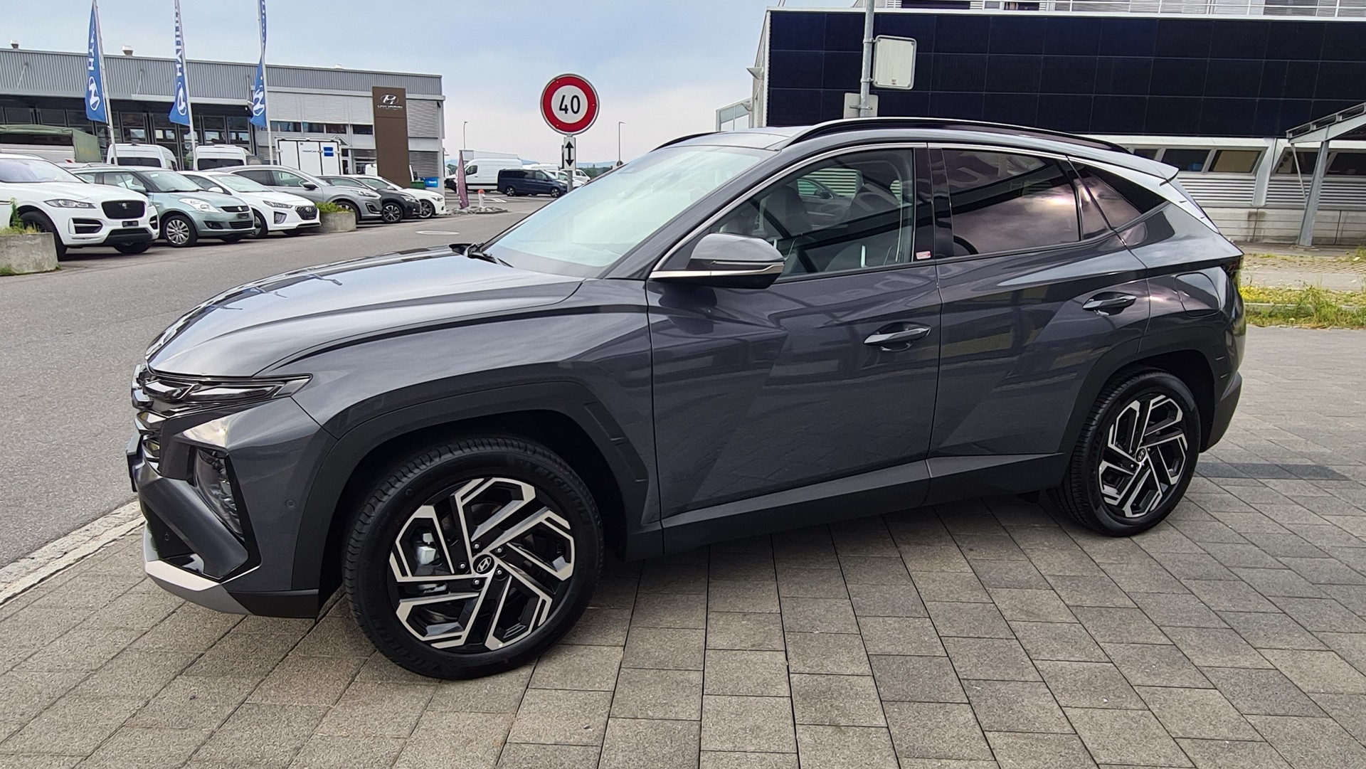 HYUNDAI Tucson 1.6 TGDI PHEV Vertex Swiss Edition 4WD-image-8