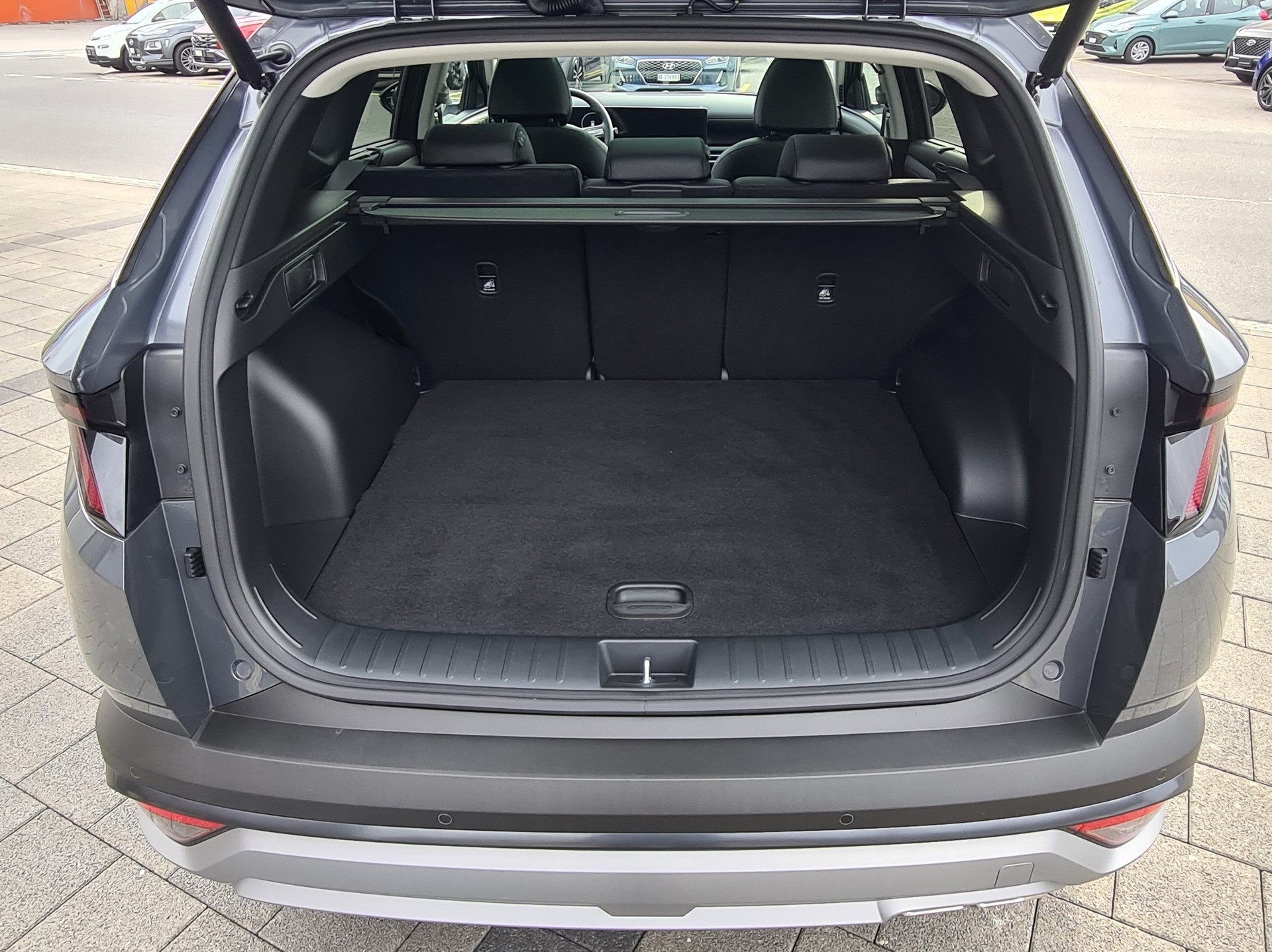 HYUNDAI Tucson 1.6 TGDI PHEV Vertex Swiss Edition 4WD-image-13