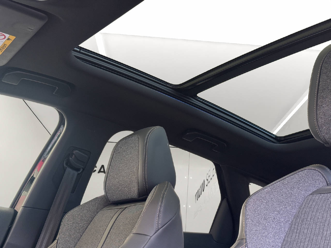 PEUGEOT 3008 1.6 THP GT Line-image-9